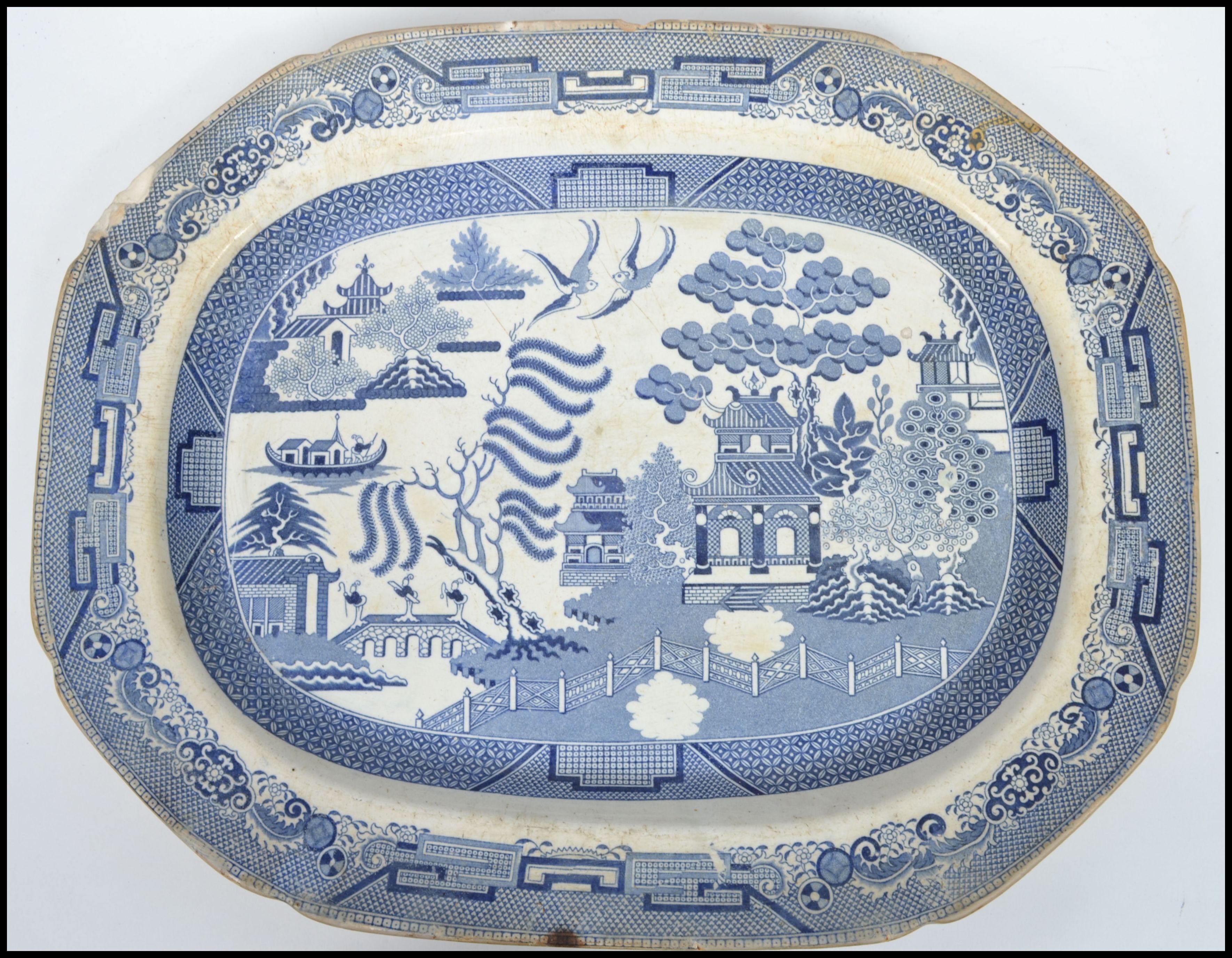 A collection of 3 blue and white willow pattern me - Image 7 of 7