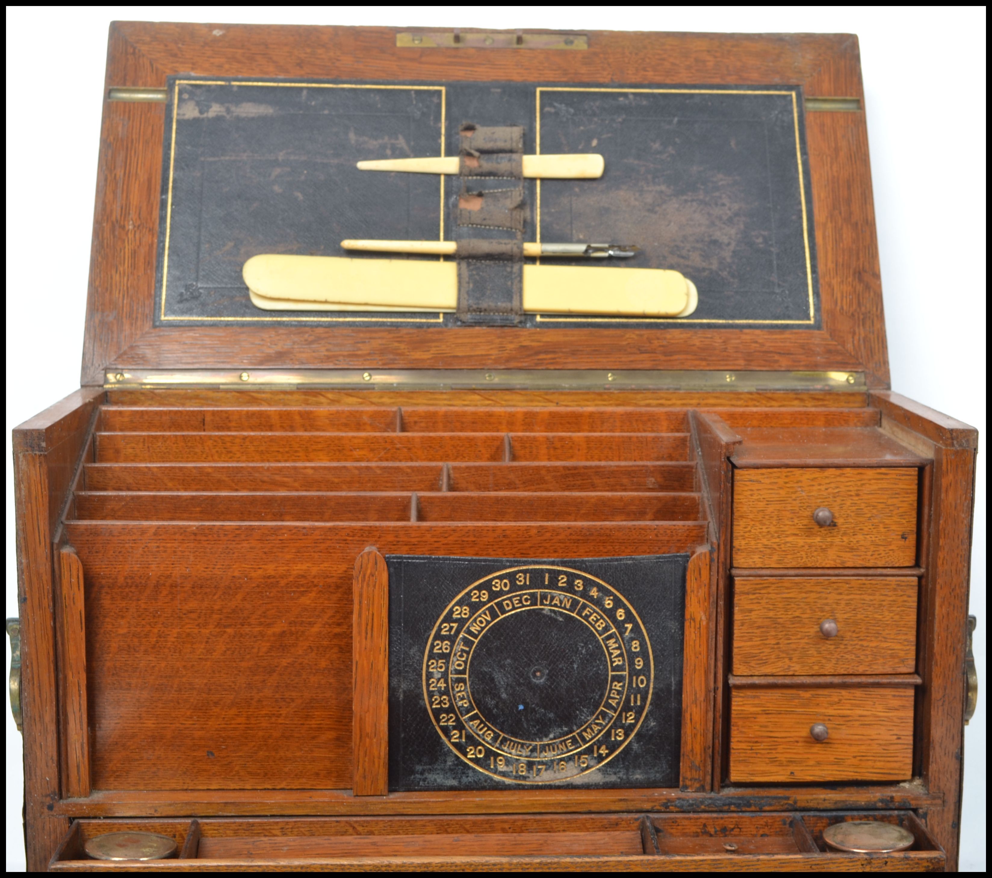 A very good early 20th century  Edwardian oak metamorphic desk tidy / stationery box. Pull action - Image 4 of 8