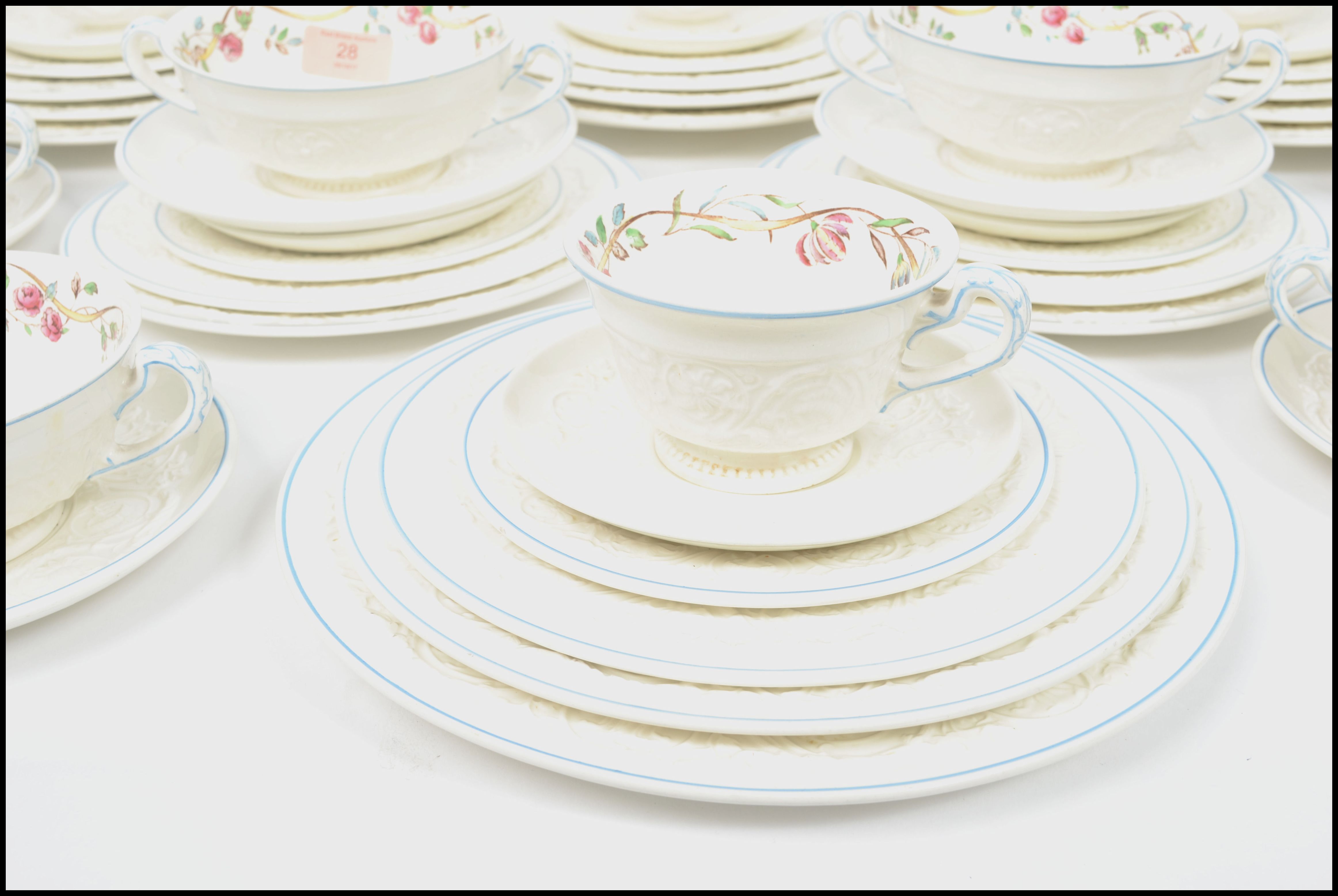 An extensive Wedgwood Patrician ' Argyle ' pattern to consist of plates of various sizes, soup - Image 5 of 8