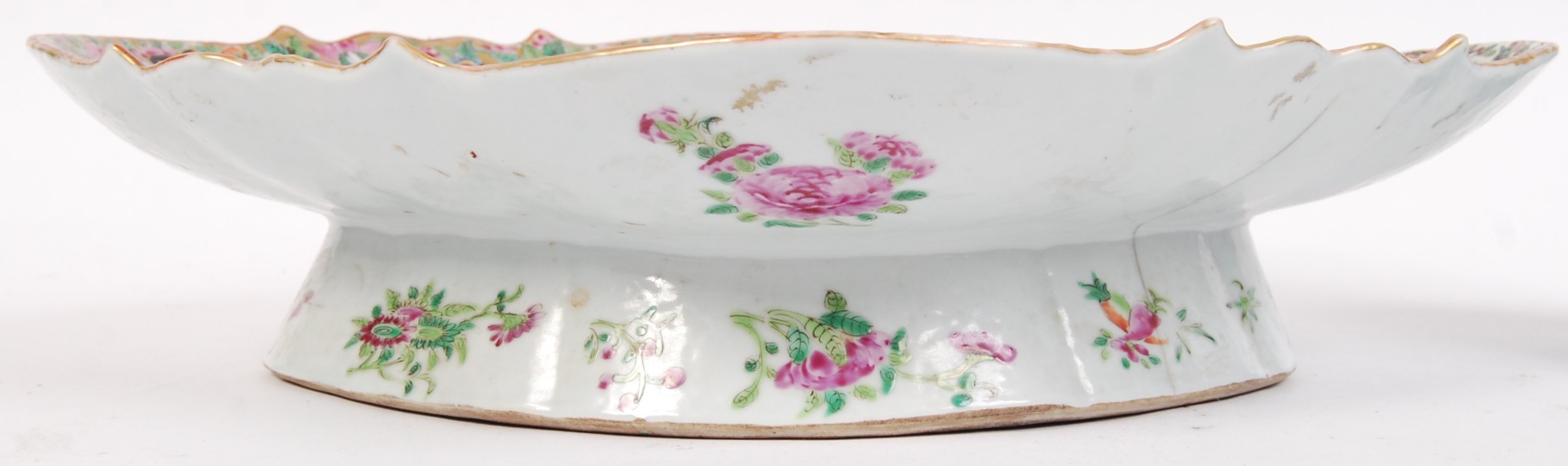 An antique 19th century Chinese Cantonese famille rose hand painted diamond shaped dish, featuring a - Image 3 of 12