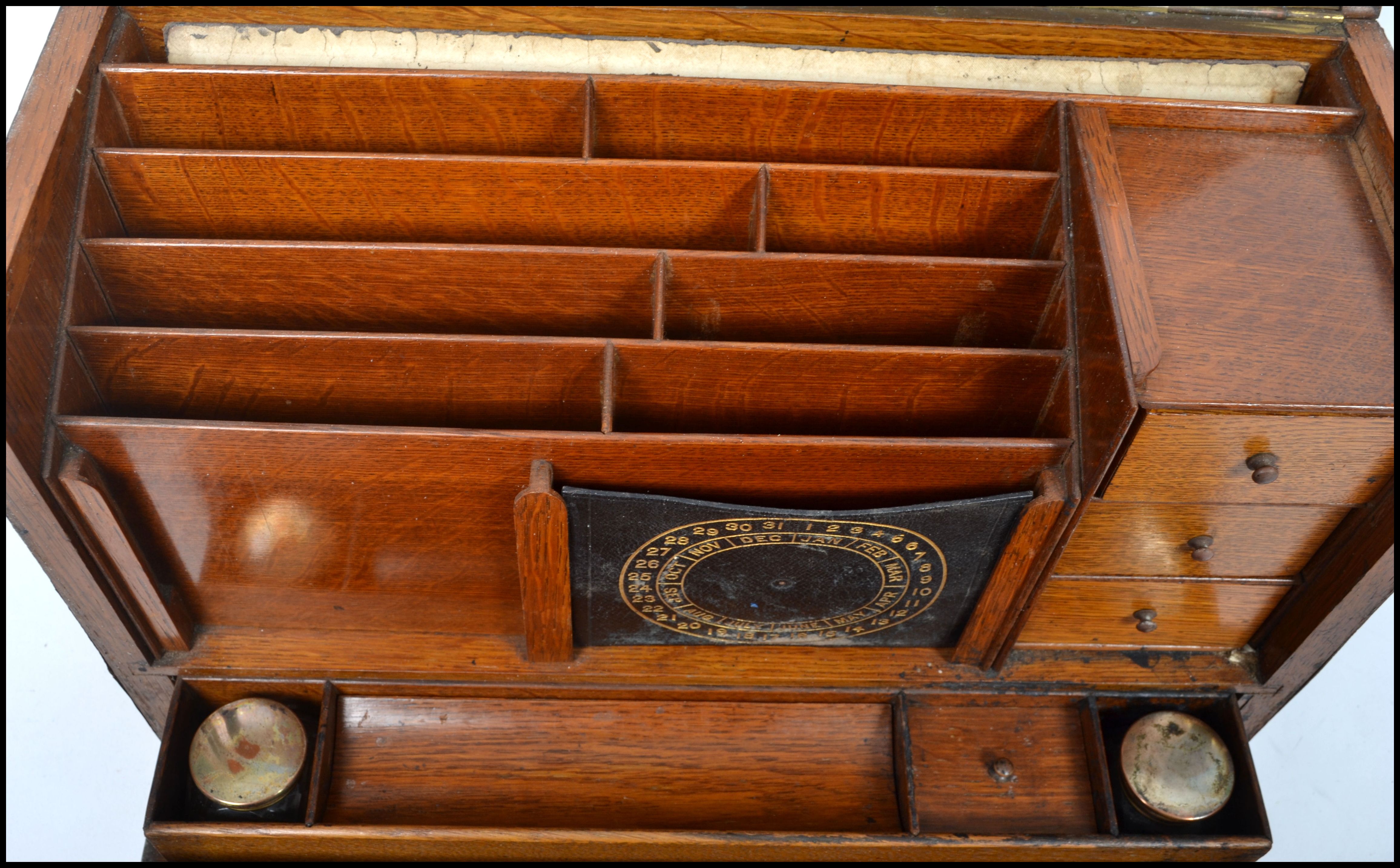 A very good early 20th century  Edwardian oak metamorphic desk tidy / stationery box. Pull action - Image 7 of 8