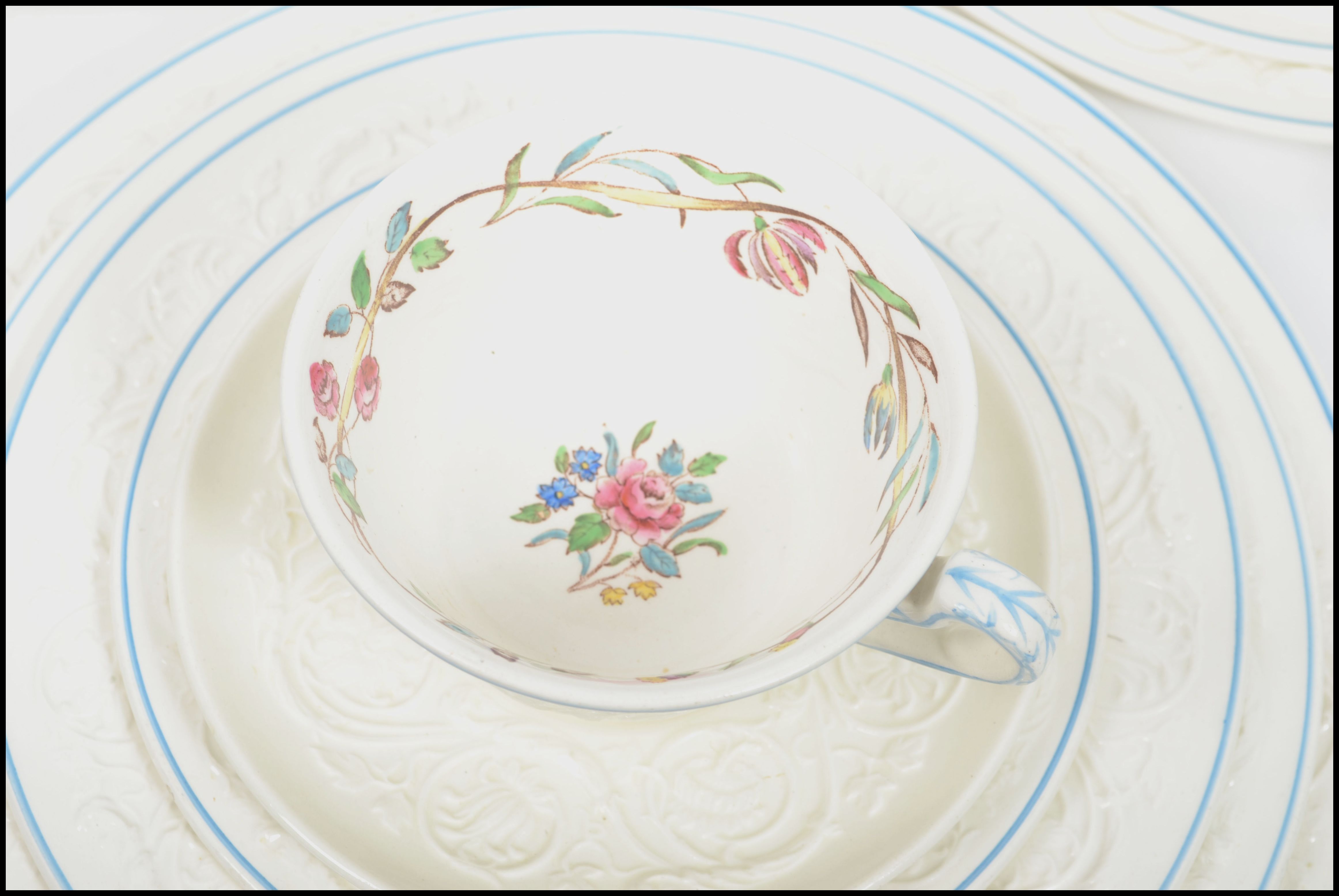 An extensive Wedgwood Patrician ' Argyle ' pattern to consist of plates of various sizes, soup - Image 6 of 8