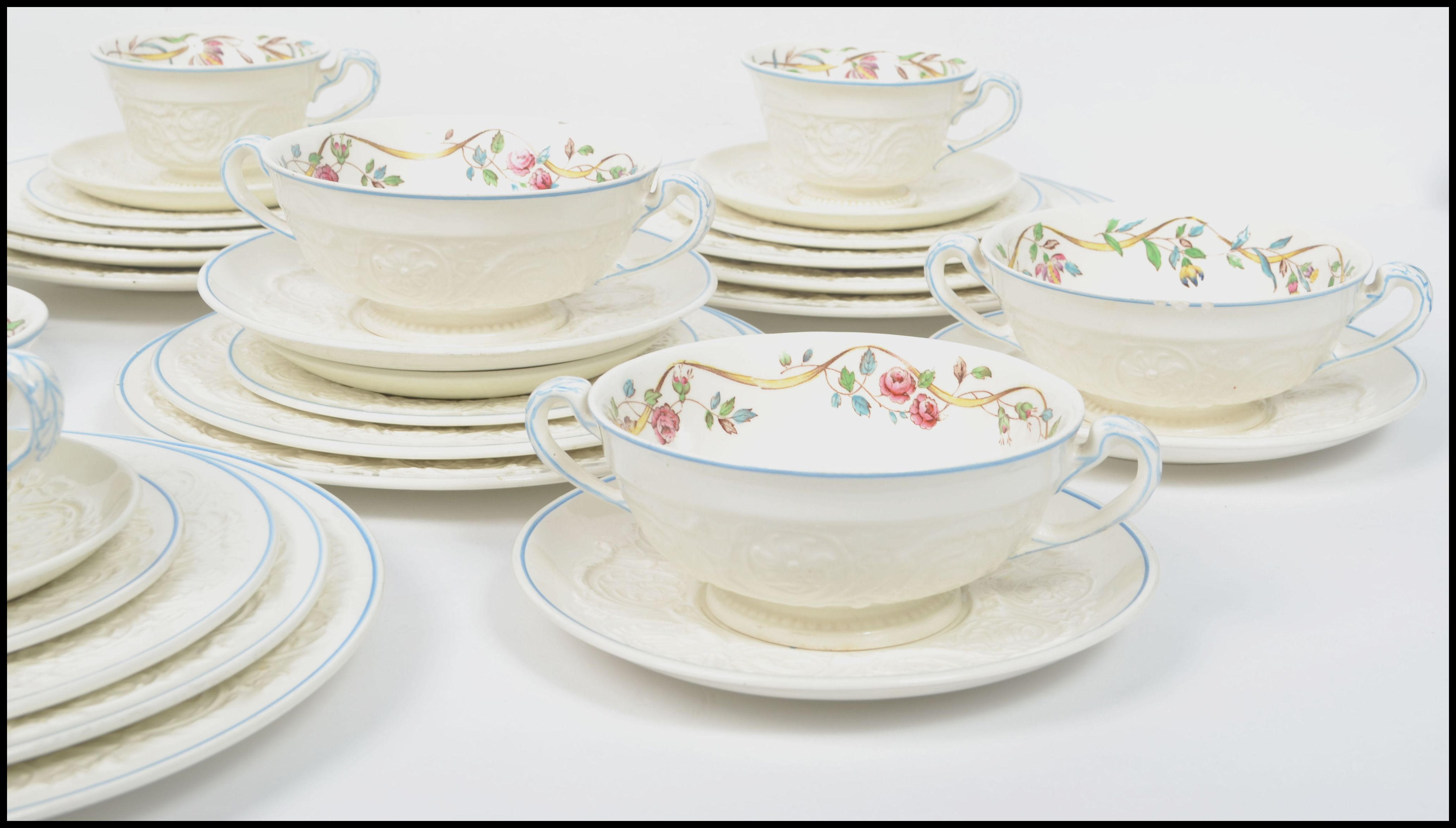 An extensive Wedgwood Patrician ' Argyle ' pattern to consist of plates of various sizes, soup - Image 3 of 8