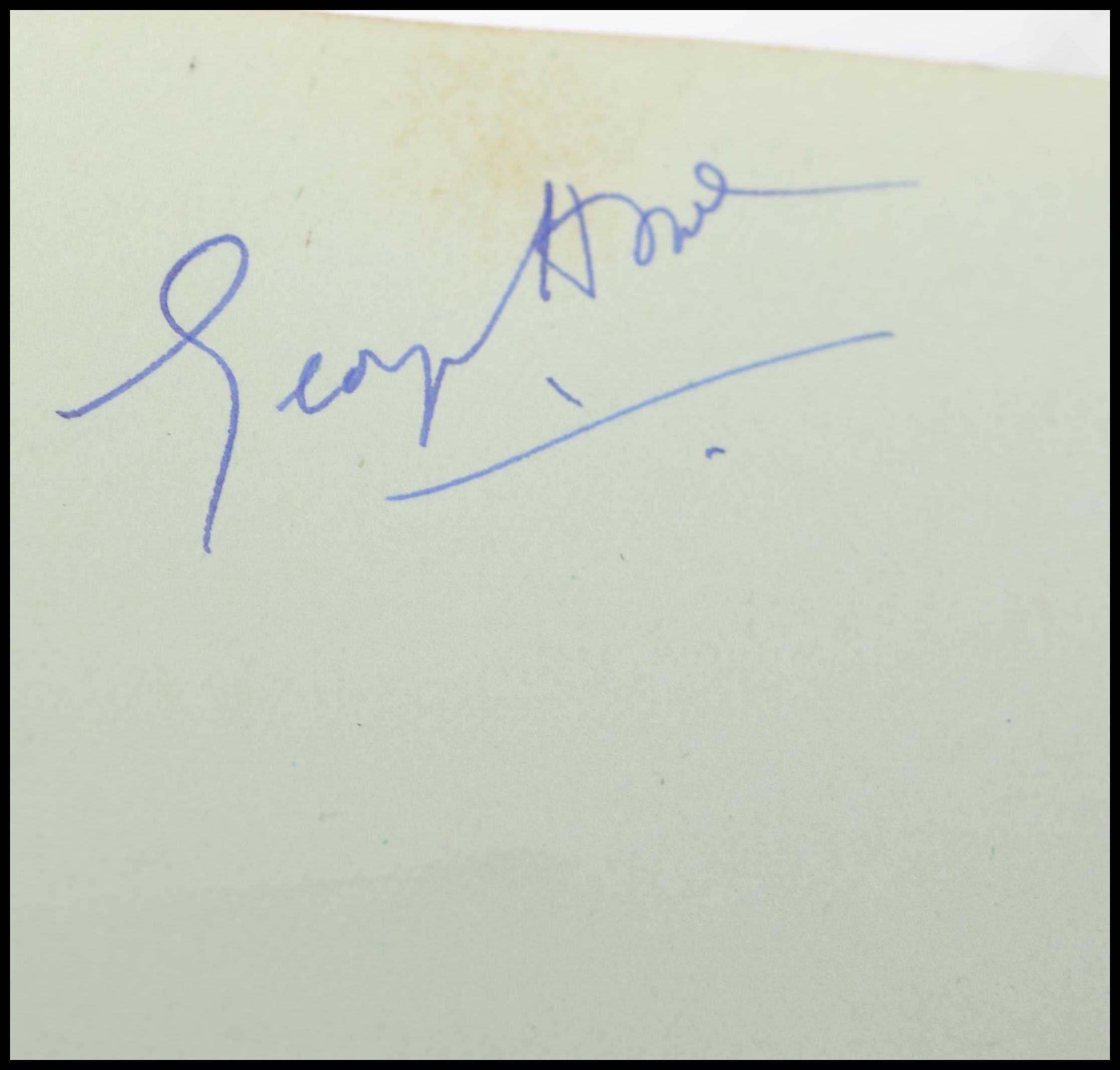 Autograph Book; a good likely c1940's autograph book - featuring many stars of film / radio. Most - Image 20 of 23