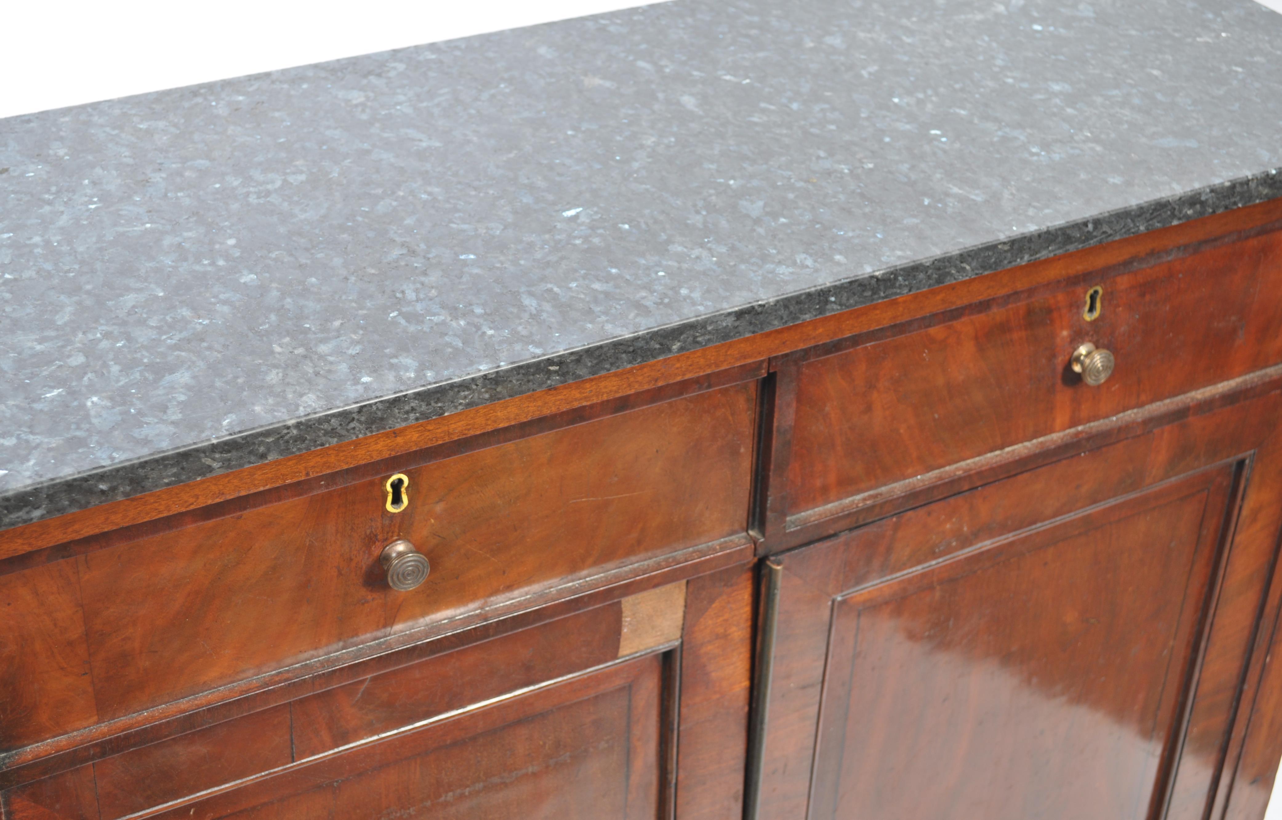 A 19th century Regency mahogany and marble top collectors / specimen cabinet. Raised on a plinth - Image 3 of 10