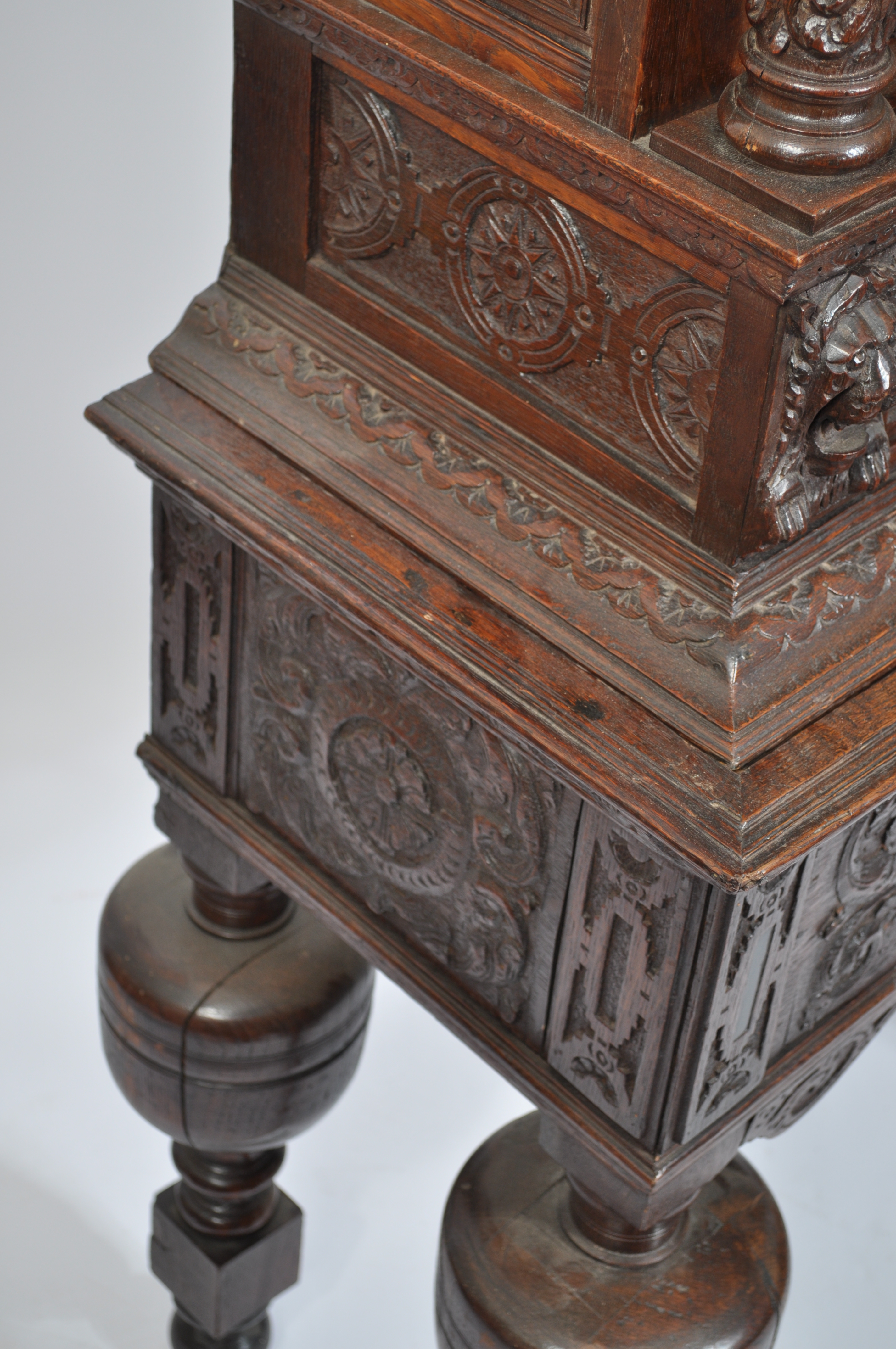 A late 17th / 18th century dutch / Flemish church vestry cabinet on stand. The solid oak carved - Image 12 of 15