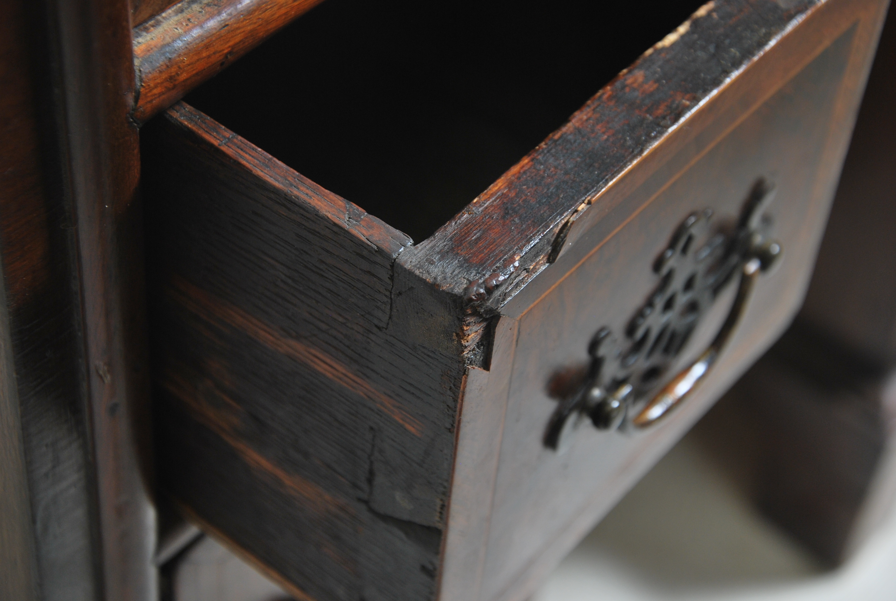 An 18th century Queen Anne walnut kneehole desk of - Image 7 of 12