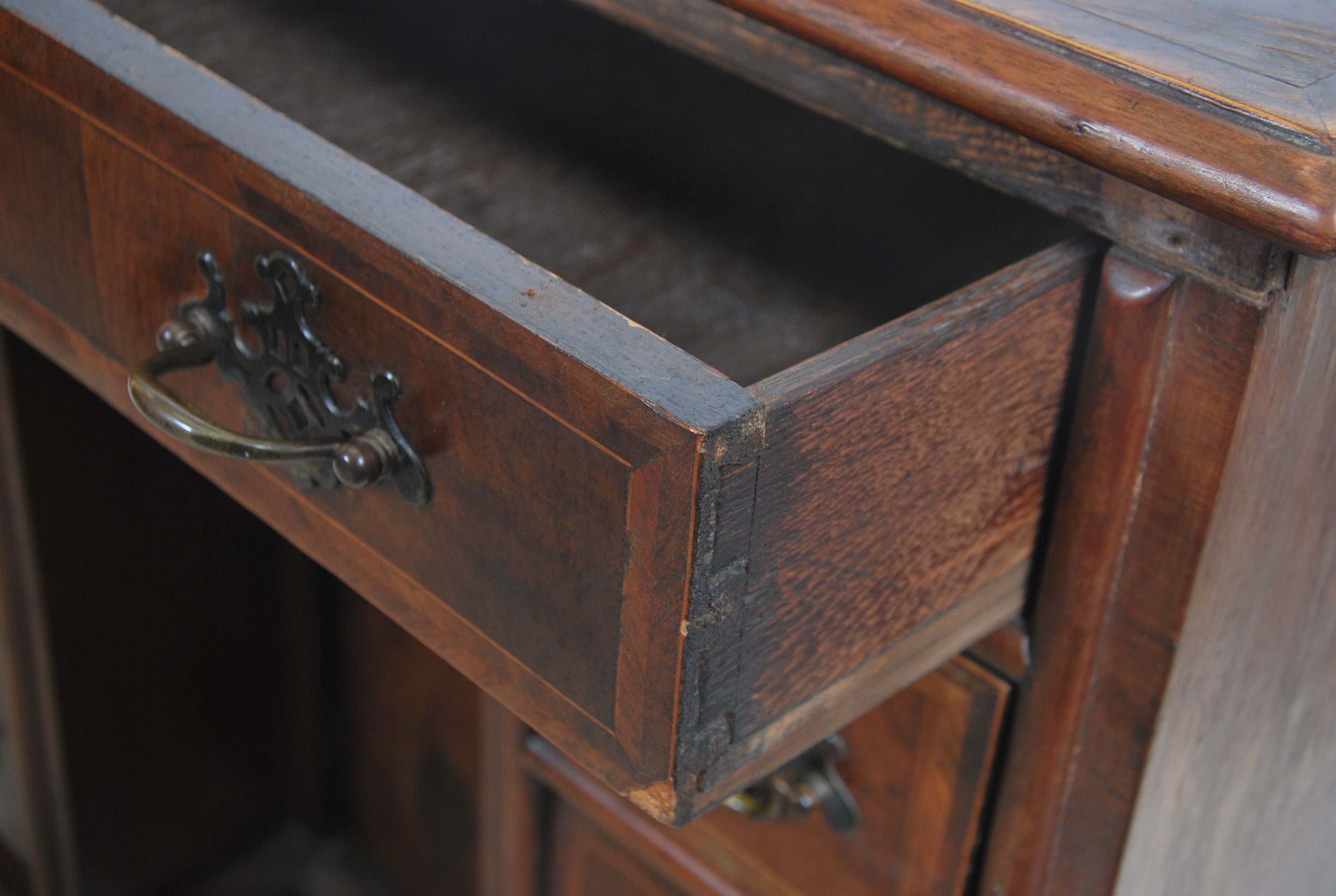 An 18th century Queen Anne walnut kneehole desk of - Image 3 of 12