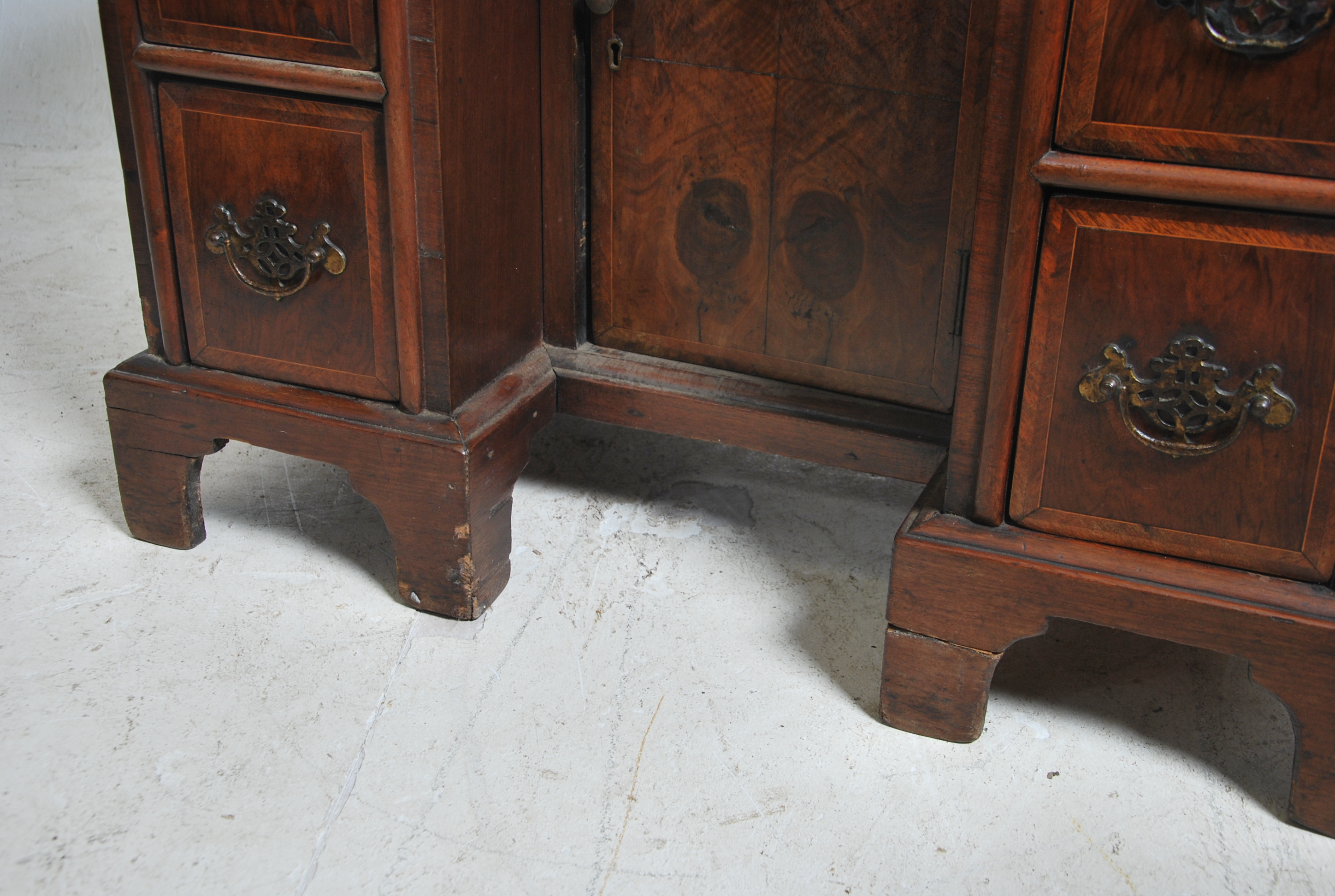 An 18th century Queen Anne walnut kneehole desk of - Image 6 of 12
