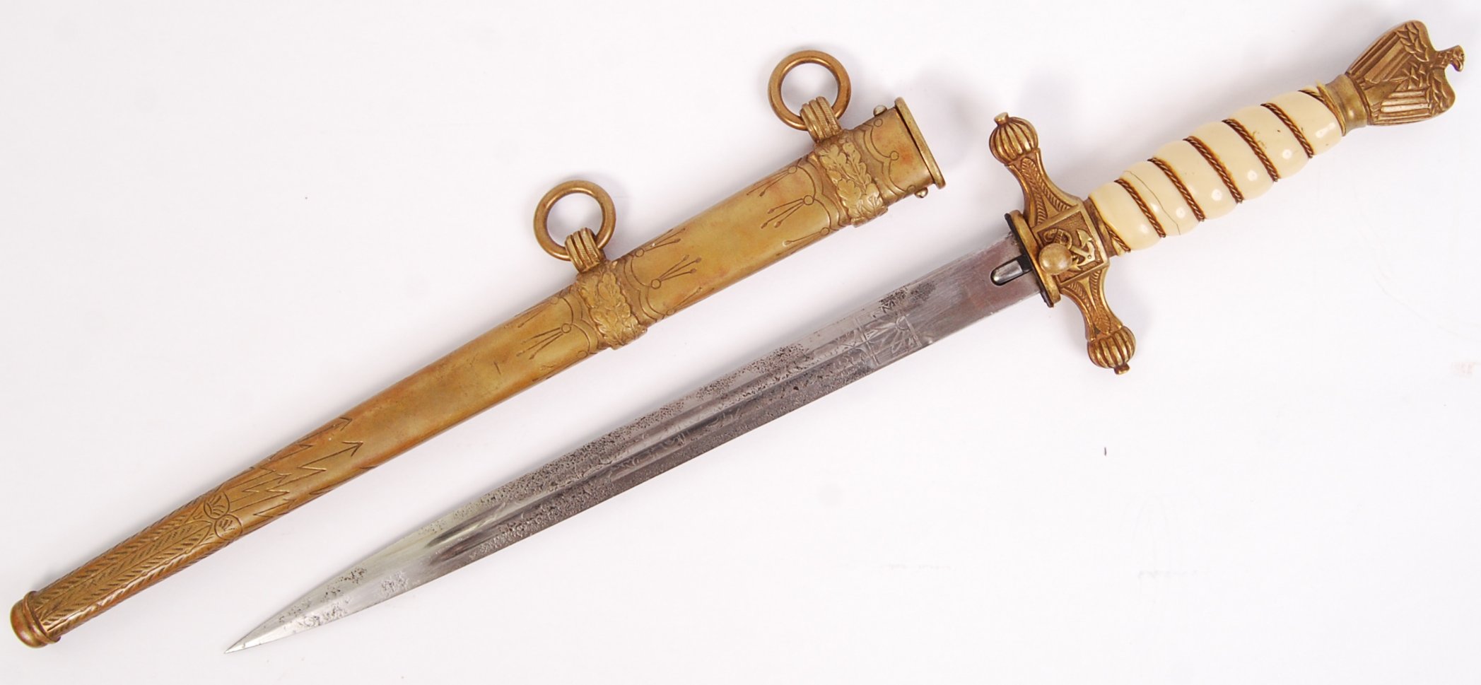 GERMAN WWII NAVAL OFFICERS DAGGER - Image 4 of 5