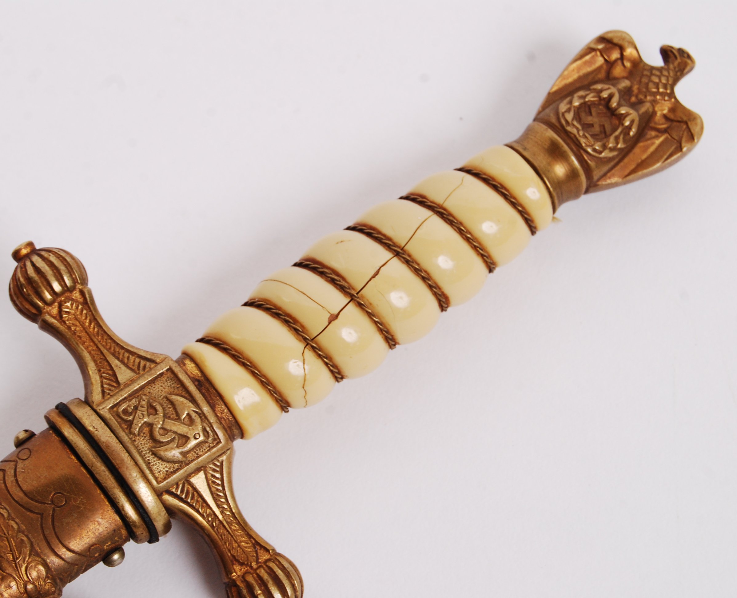 GERMAN WWII NAVAL OFFICERS DAGGER - Image 3 of 5