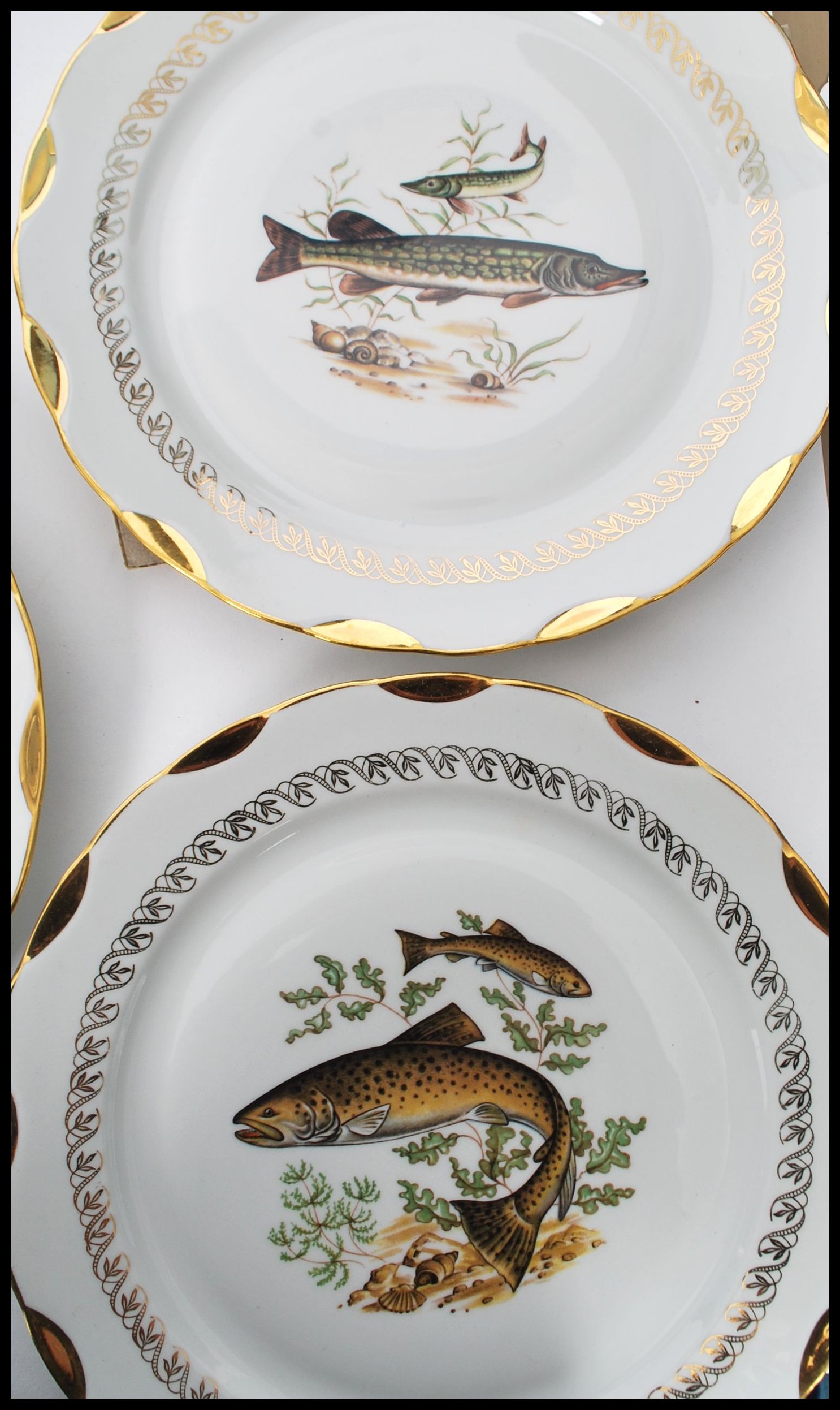 Limoges - A good twelve person fine porcelain dinner service, consisting of twelve dinner plates, - Image 7 of 10