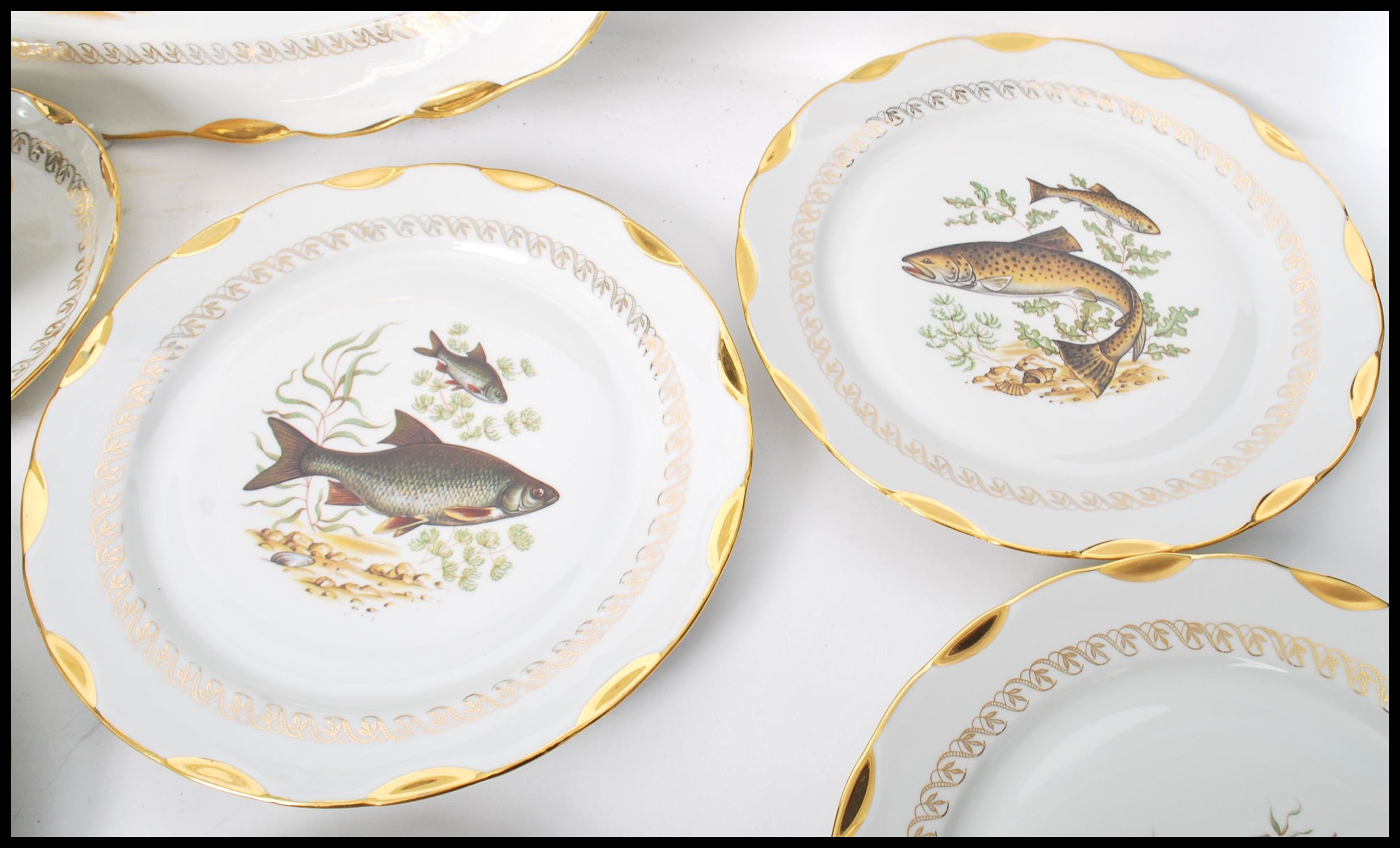 Limoges - A good twelve person fine porcelain dinner service, consisting of twelve dinner plates, - Image 8 of 10