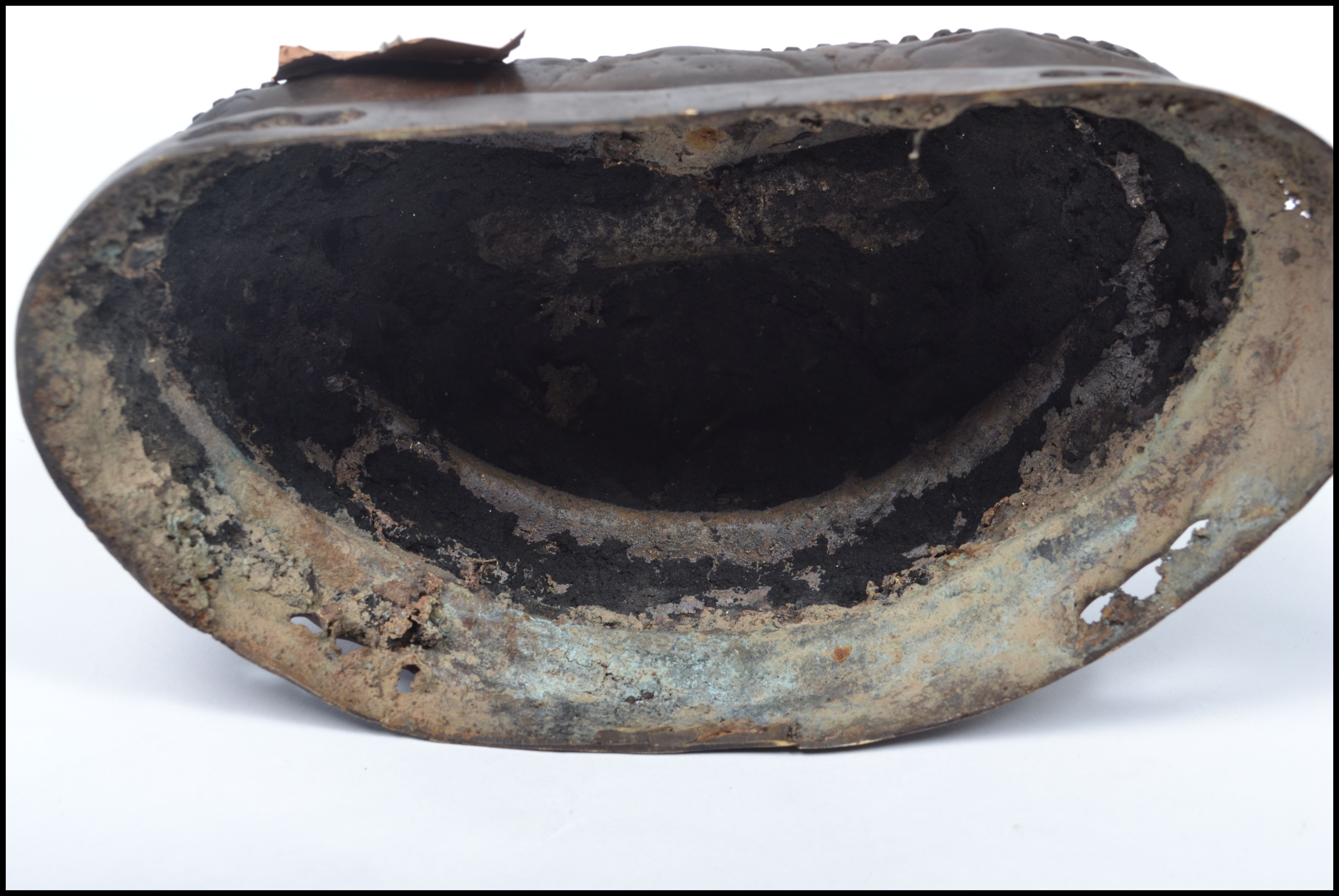 A believed 19th century Chinese bronze hollow cast - Image 16 of 20