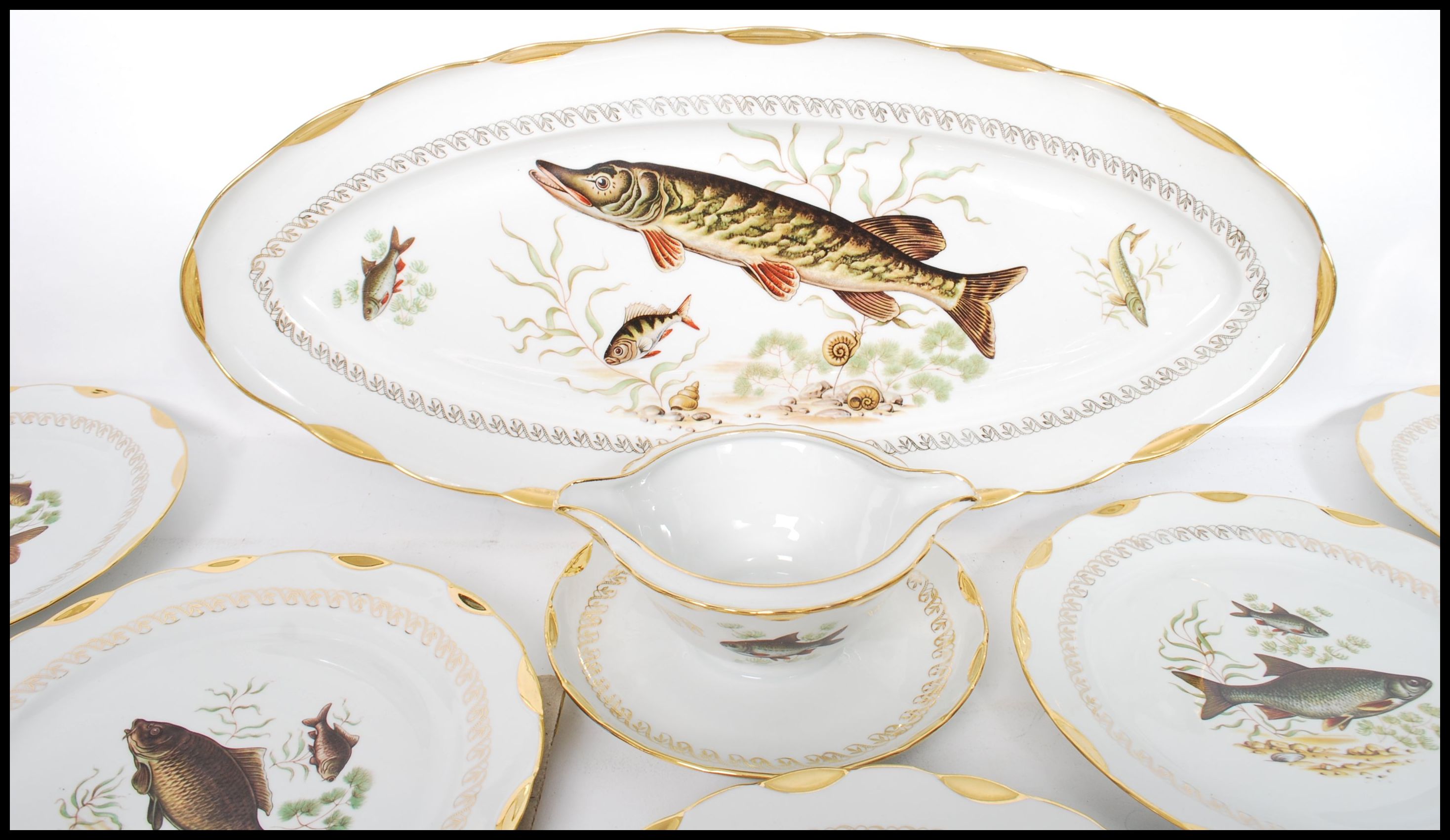 Limoges - A good twelve person fine porcelain dinner service, consisting of twelve dinner plates, - Image 9 of 10