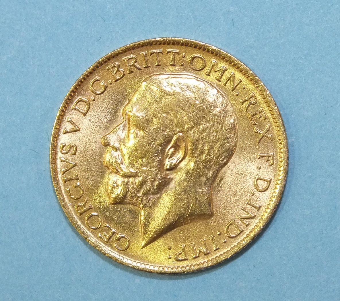 A 1915 sovereign.