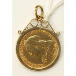 A 1900 half-sovereign in pendant mount, 5.3g.