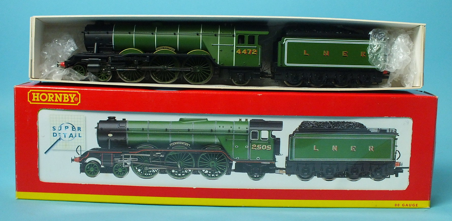 Hornby R2103 LNER Class A3 4-6-2 locomotive "Cameronian" no.2505, boxed and L5502 LNER 4-6-2 "Flying