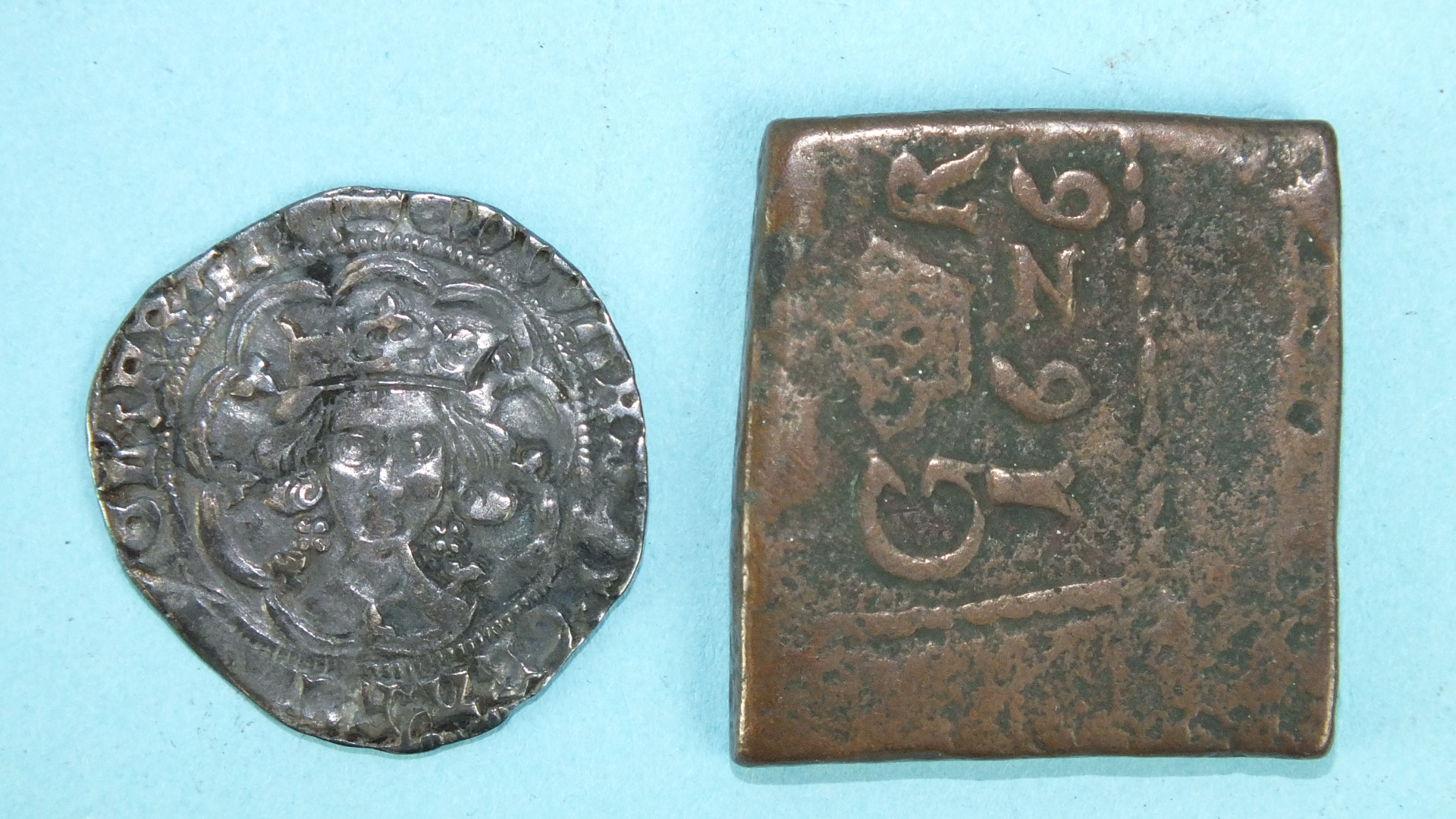 An Edward III hammered silver groat and a Gustaf II Adolf 1611-1632 Swedish one Ore, 1626 one - Image 2 of 2