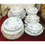 Twenty-eight pieces of late-19th/early-20th blue and white floral-decorated dinnerware, other