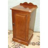 A late-19th/early-20th century mahogany pot cupboard fitted with a single door, 39cm wide, 81cm