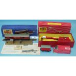 Hornby Dublo, 4620 breakdown crane, 4318 packing van and TPO mail van set, (partition missing)