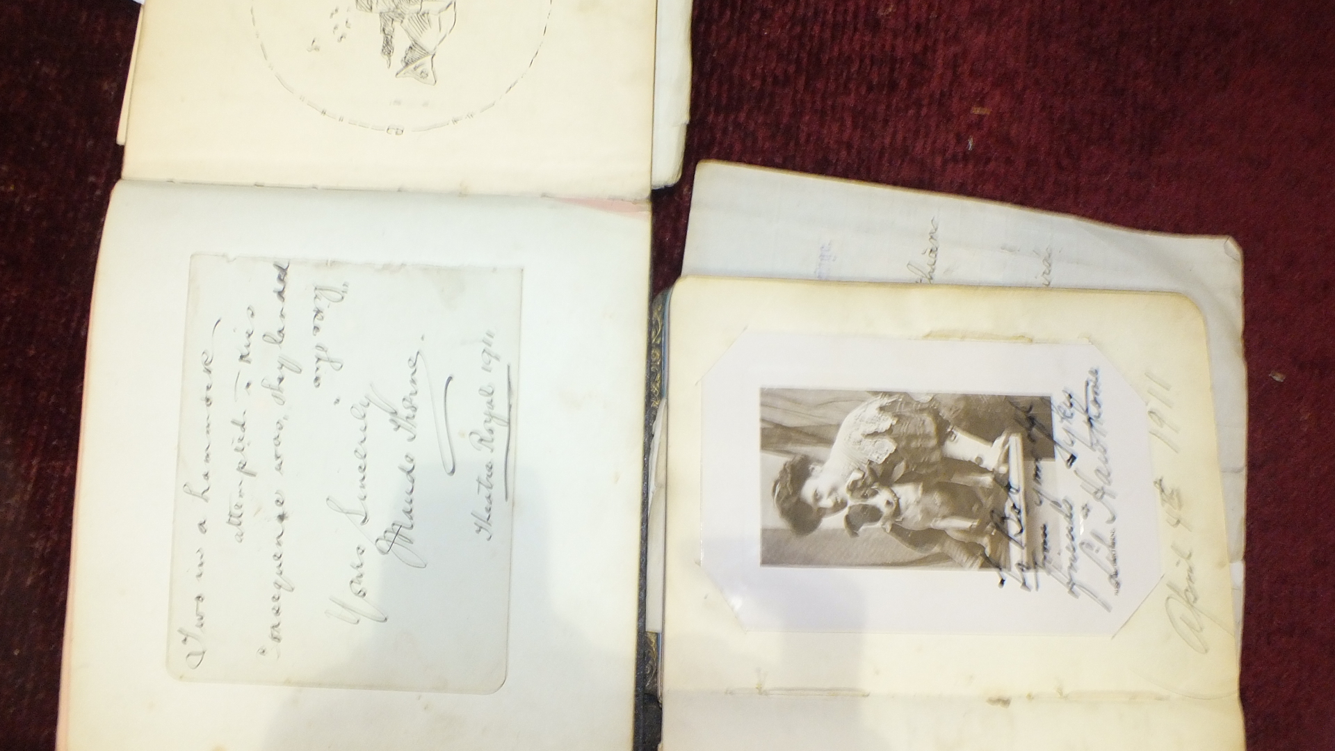 Two Edwardian autograph books containing photographs of music hall entertainers, some signed, - Bild 3 aus 6