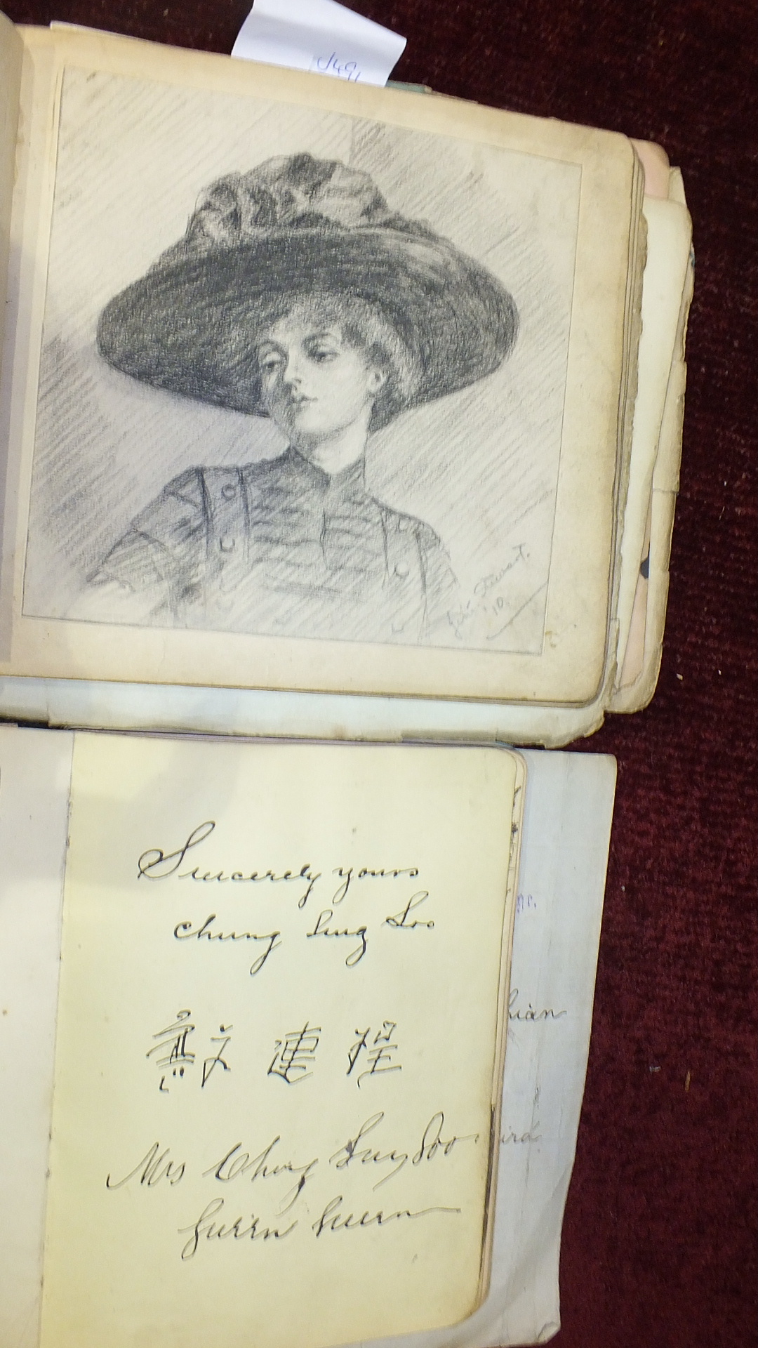 Two Edwardian autograph books containing photographs of music hall entertainers, some signed, - Bild 4 aus 6