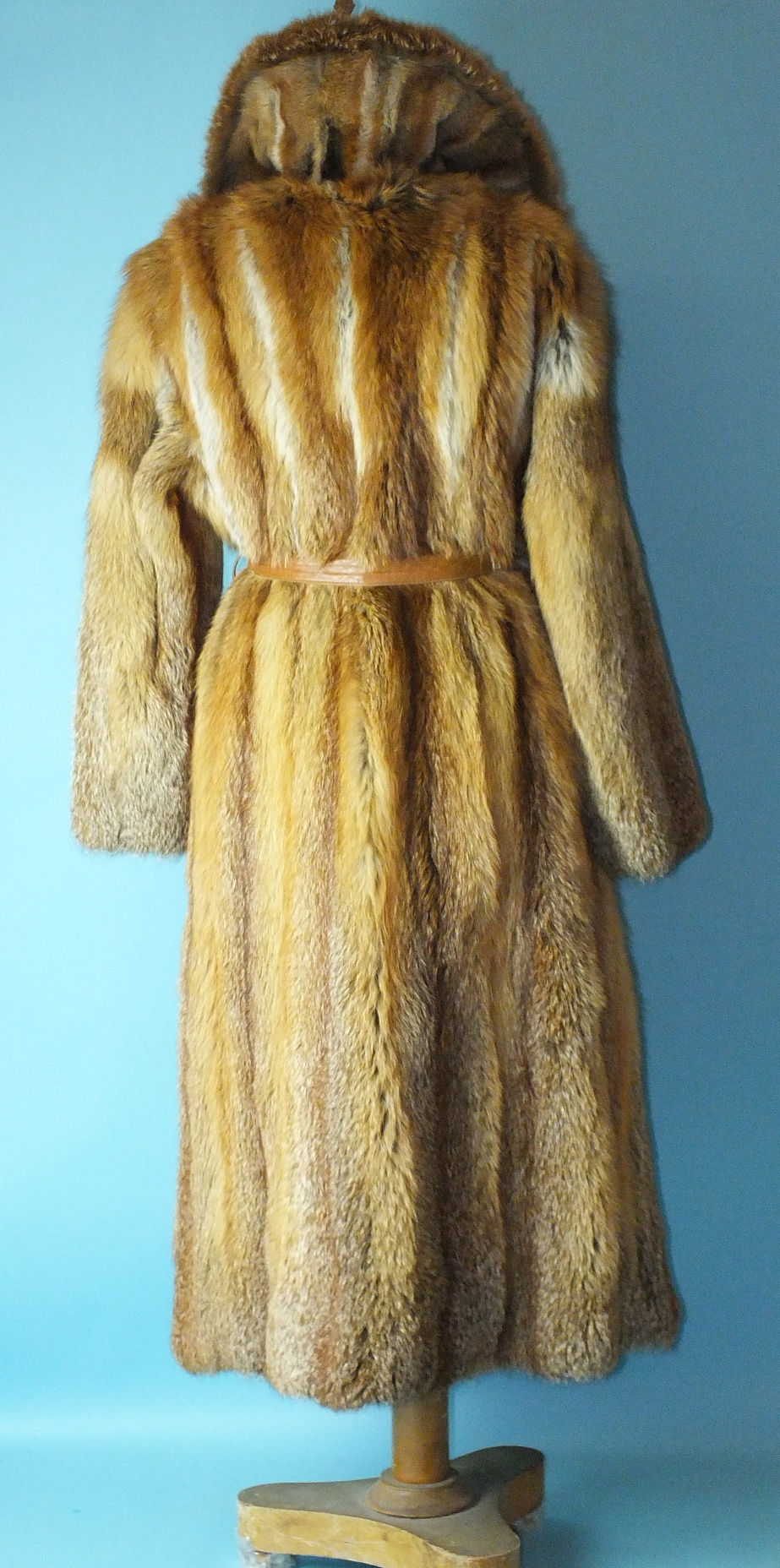 A full-length fur coat with leather belt, possibly fox. - Image 2 of 2