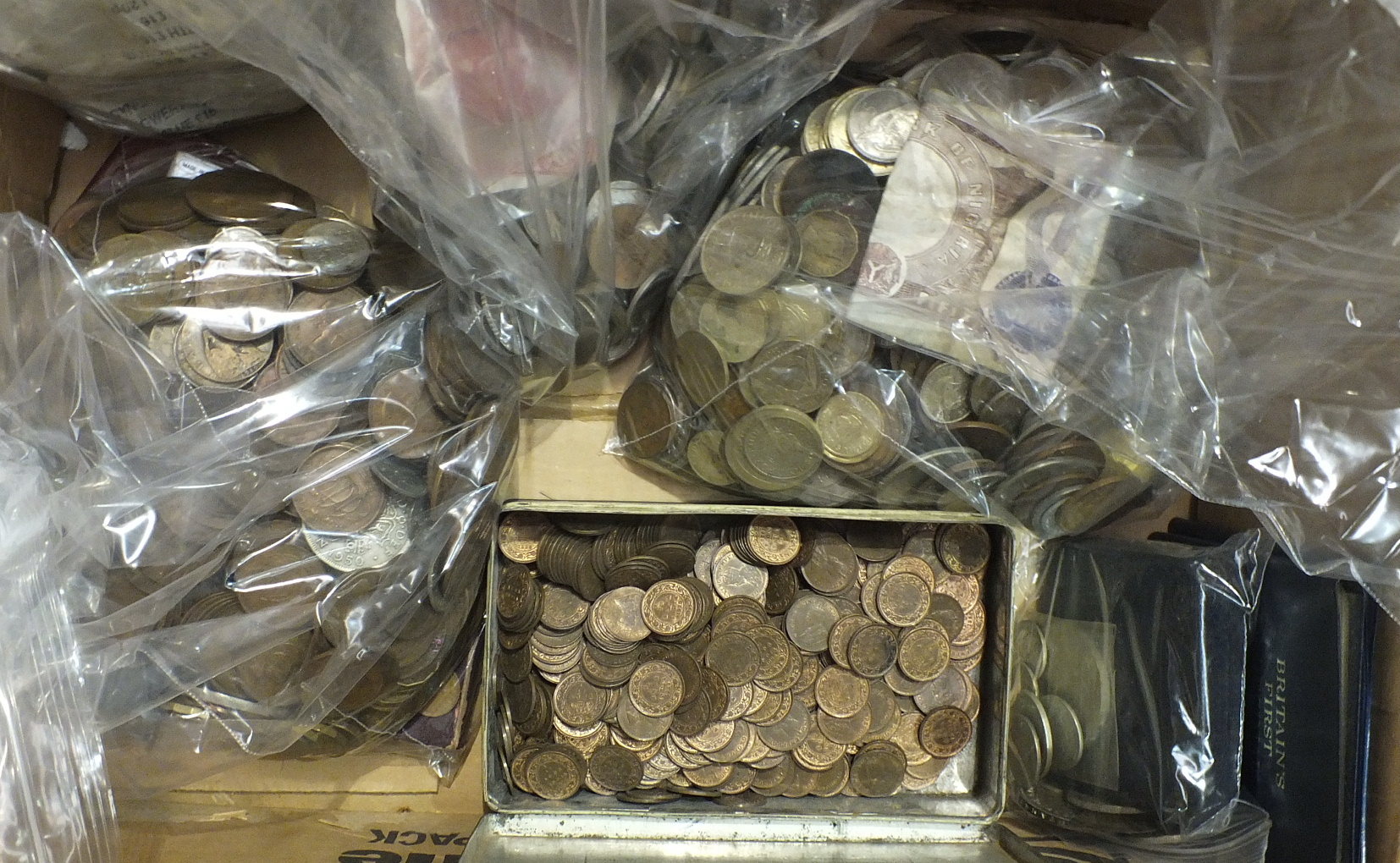 A large collection of British and foreign coinage, including 160 National Transport 20p travel