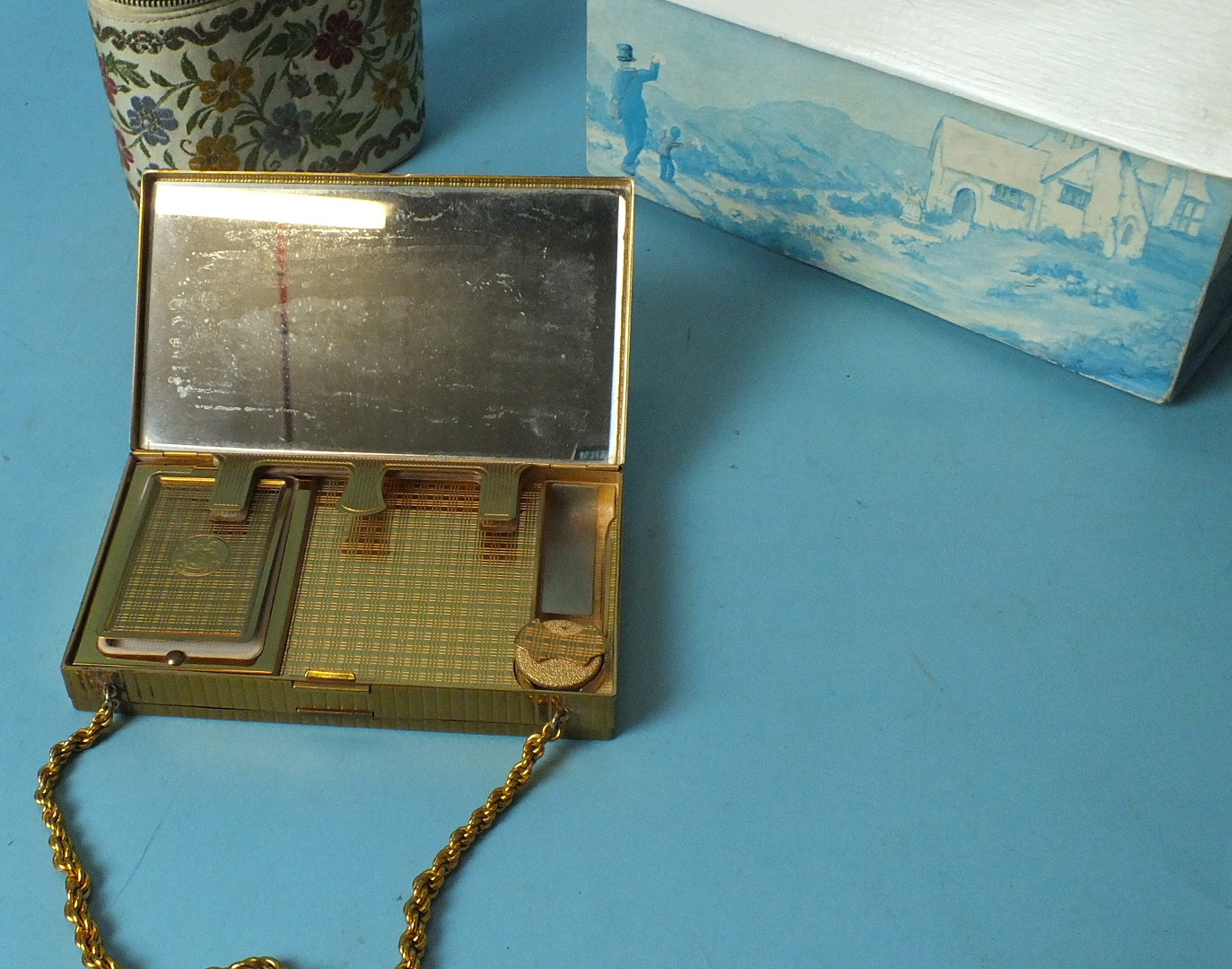 An Evans gilt metal minaudiere of rectangular form enclosing compact, space for lipstick, money - Image 2 of 2