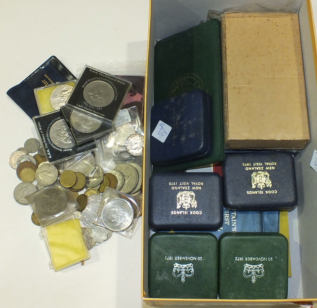 A collection of British and foreign coinage, including a small quantity of pre-1947 silver.