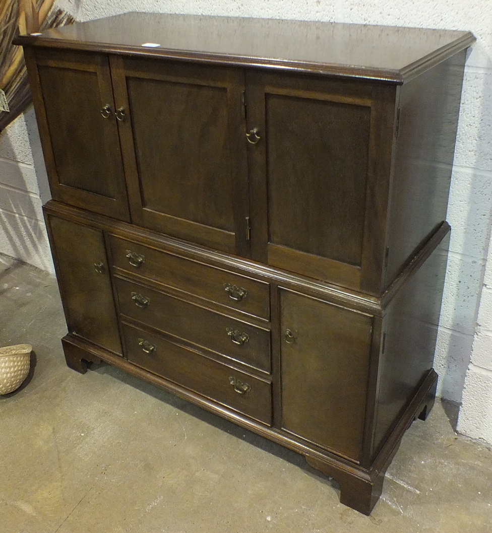 A walnut drinks cabinet with fitted interior, on cabriole legs and a mahogany side cabinet, (2). - Image 3 of 3
