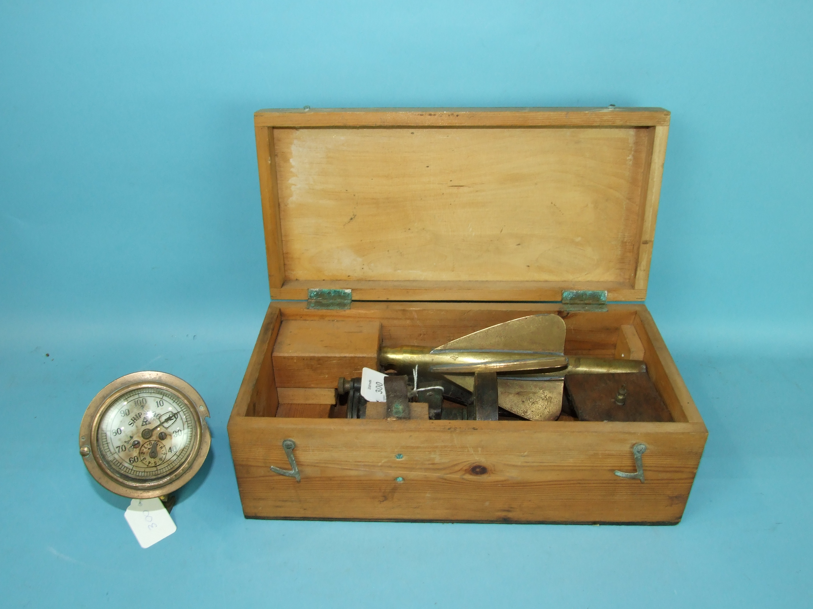 A Walker & Sons Excelsior 5 ship's log with brass drag, in box and a bronze ship's log, drag