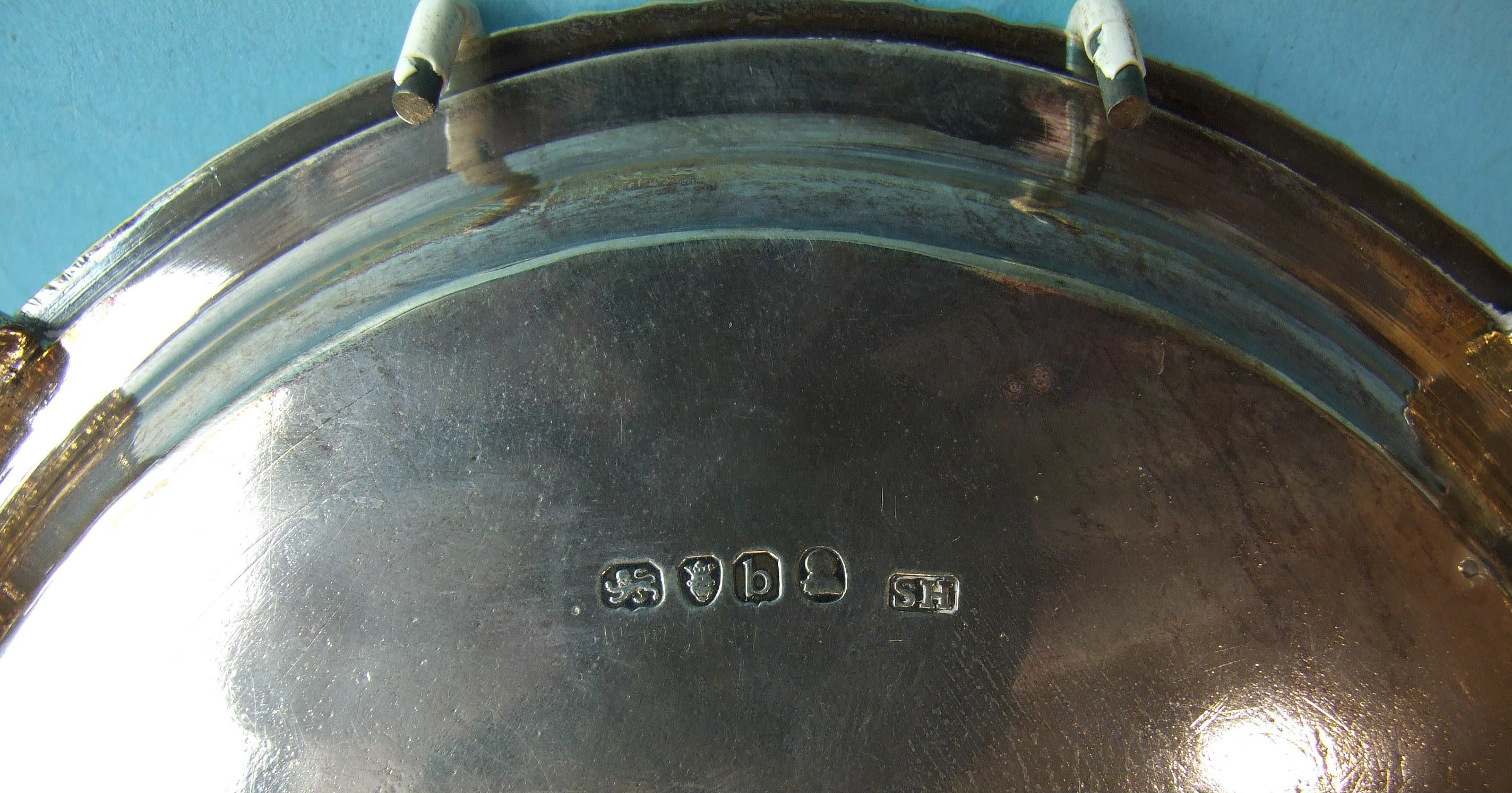 A small George III silver salver with gadrooned rim and raised on three cast feet, 17.7cm - Image 3 of 3