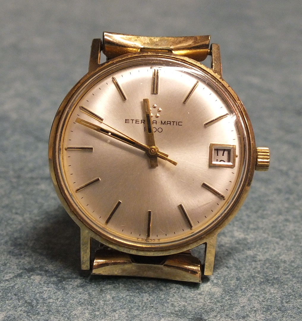 Eterna-Matic 1000, a gent's 9ct gold cased automatic wrist watch, the silvered dial with baton