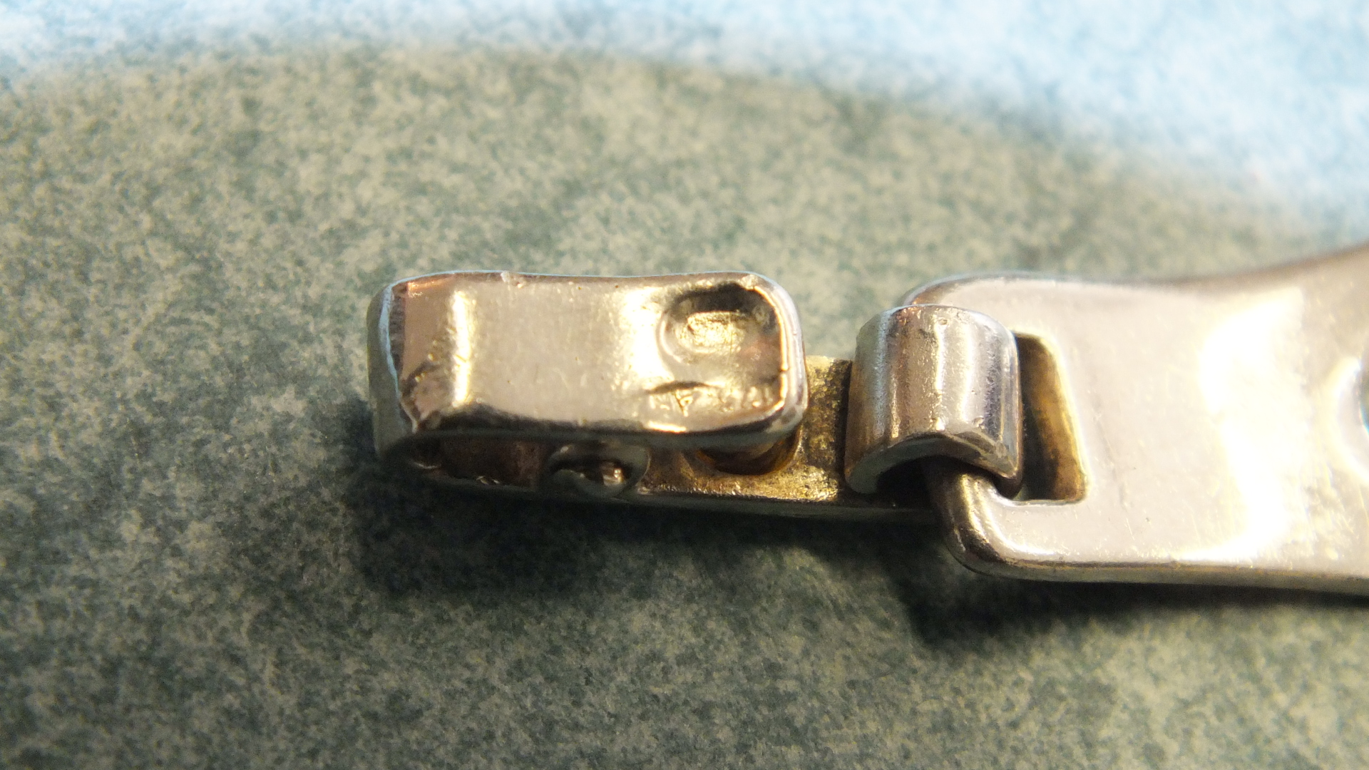 A silver Scandinavian silver style bracelet of rounded stirrup shaped links inset yellow squares, - Image 2 of 2