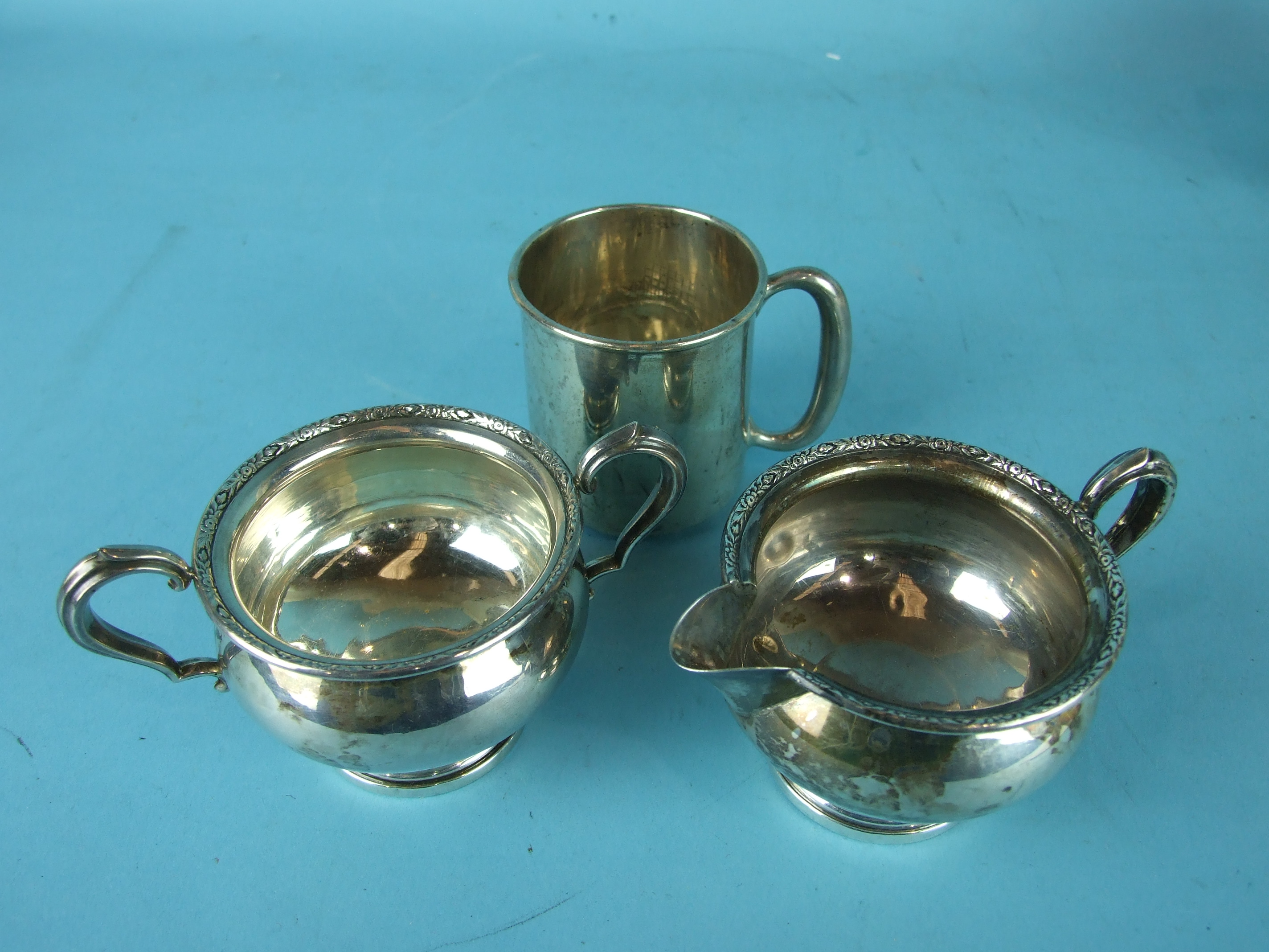 A Continental silver tea caddy of lobed squat form, the lid with pomegranate finial, (hinge damaged) - Image 2 of 4