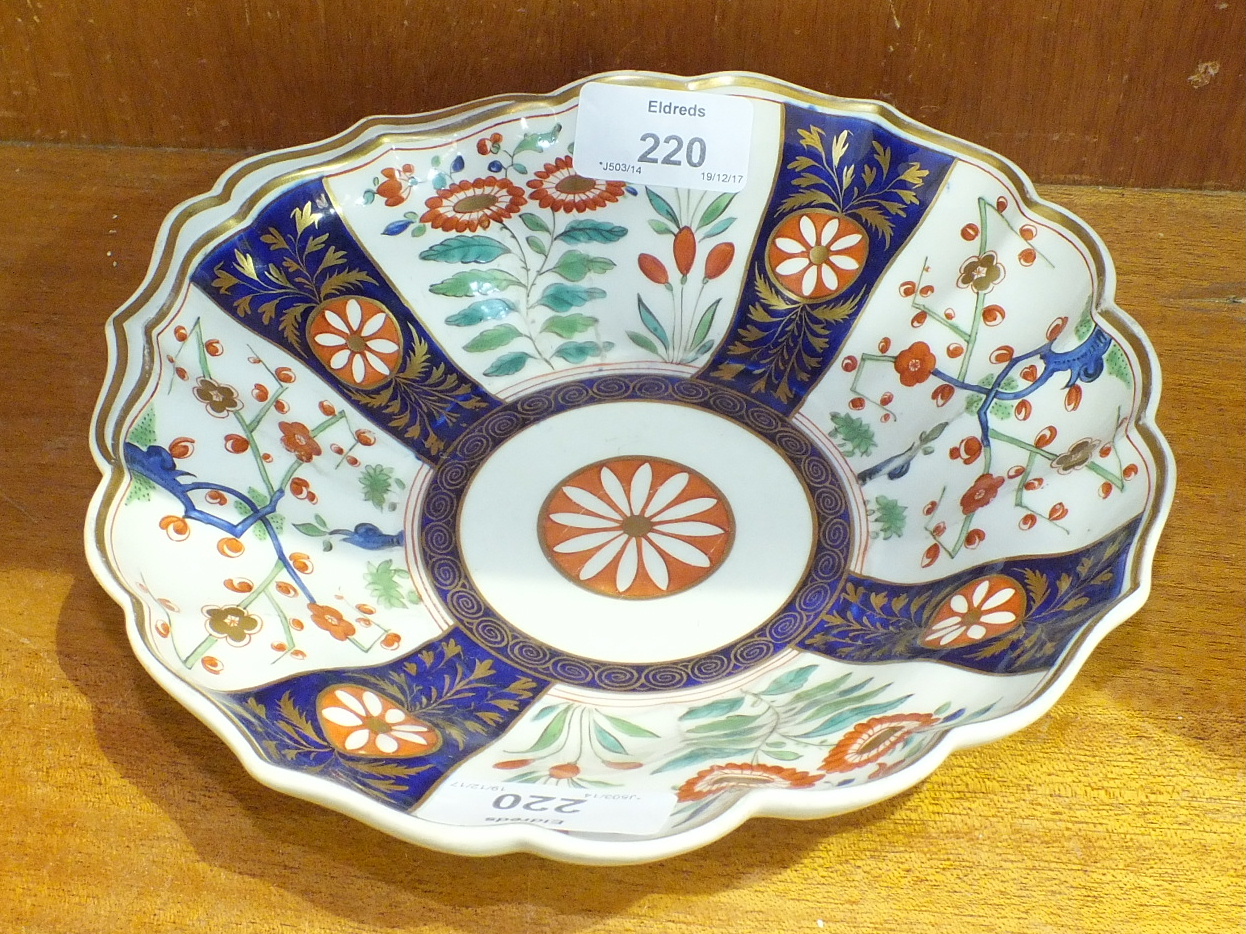 A Flight, Barr and Barr, Worcester, shell-shaped dish c1810, decorated in the Imari palette, 20cm