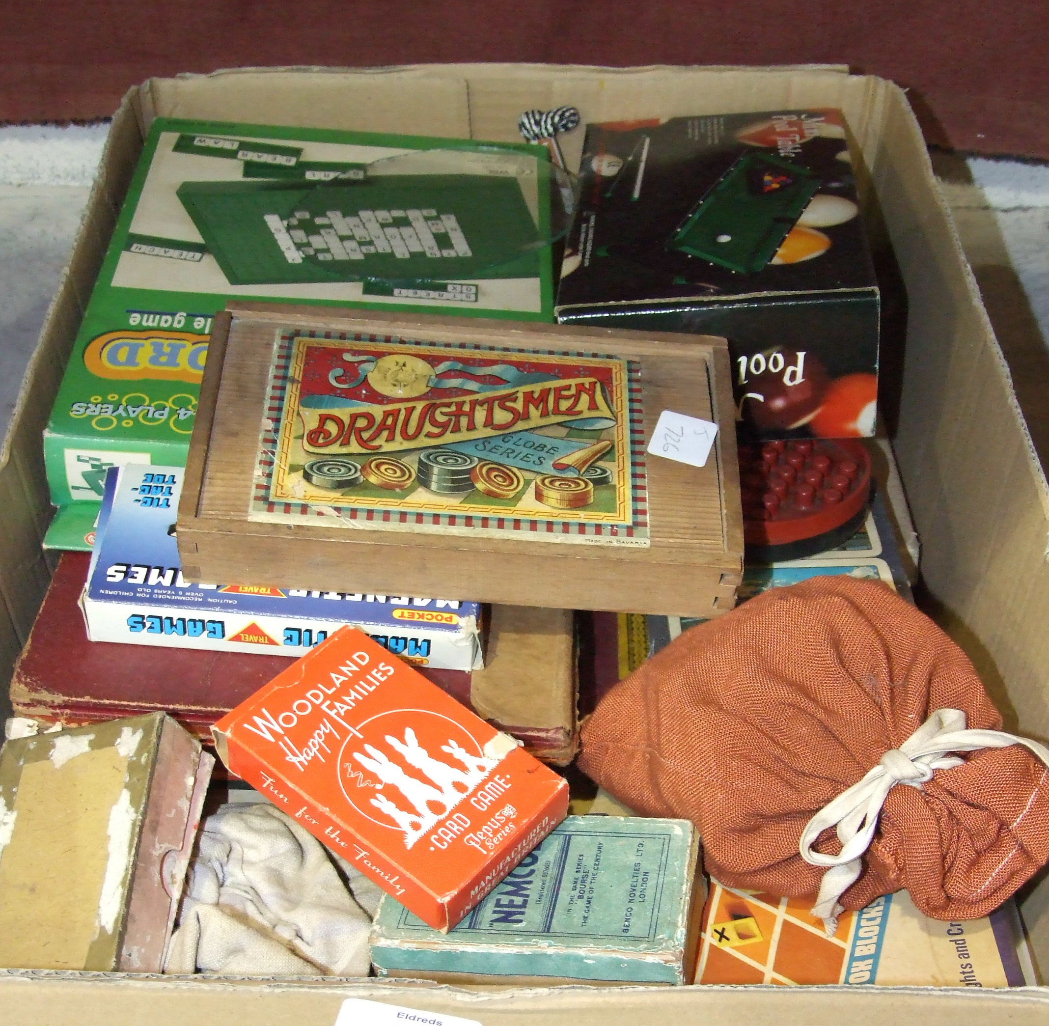 A Viewmaster with slides in original plastic case, a Brownie box camera, board games and other - Image 2 of 2