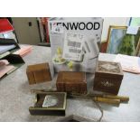 BOX CARVED BOXES & 2 WOODEN STICKS (AF)