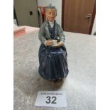 ROYAL DOULTON FIGURE THE CUP OF TEA HN2322