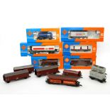 Meist ROCO Konvolut Wagons, Spur H0, u.a. Kesselwagen, Drehschieberentladewagen und