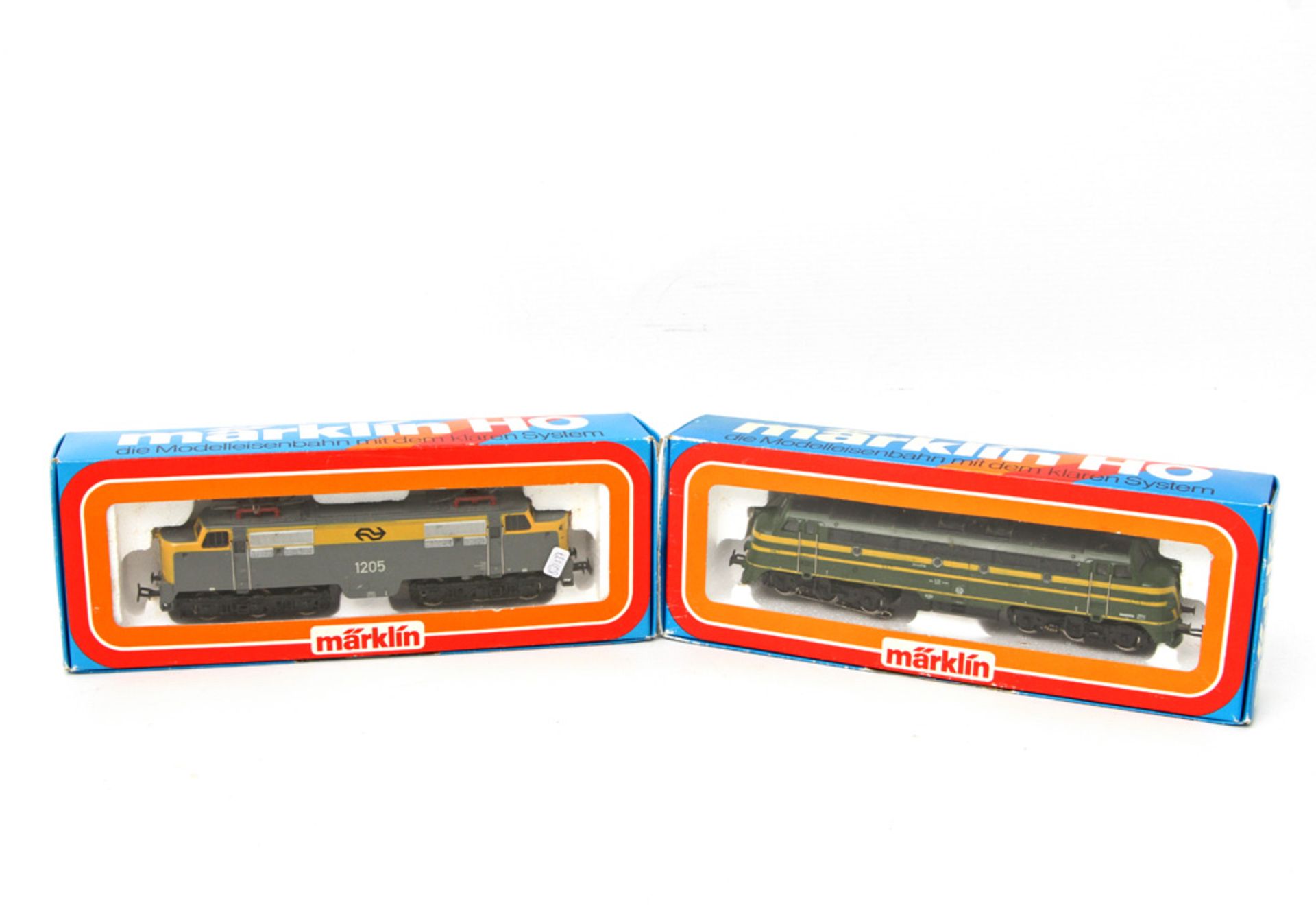 MÄRKLIN E-Lok 3055 und Diesellok 3066, Spur H0, Serie 1200 der NS, BN 1205 und "Kartoffelkäfer"