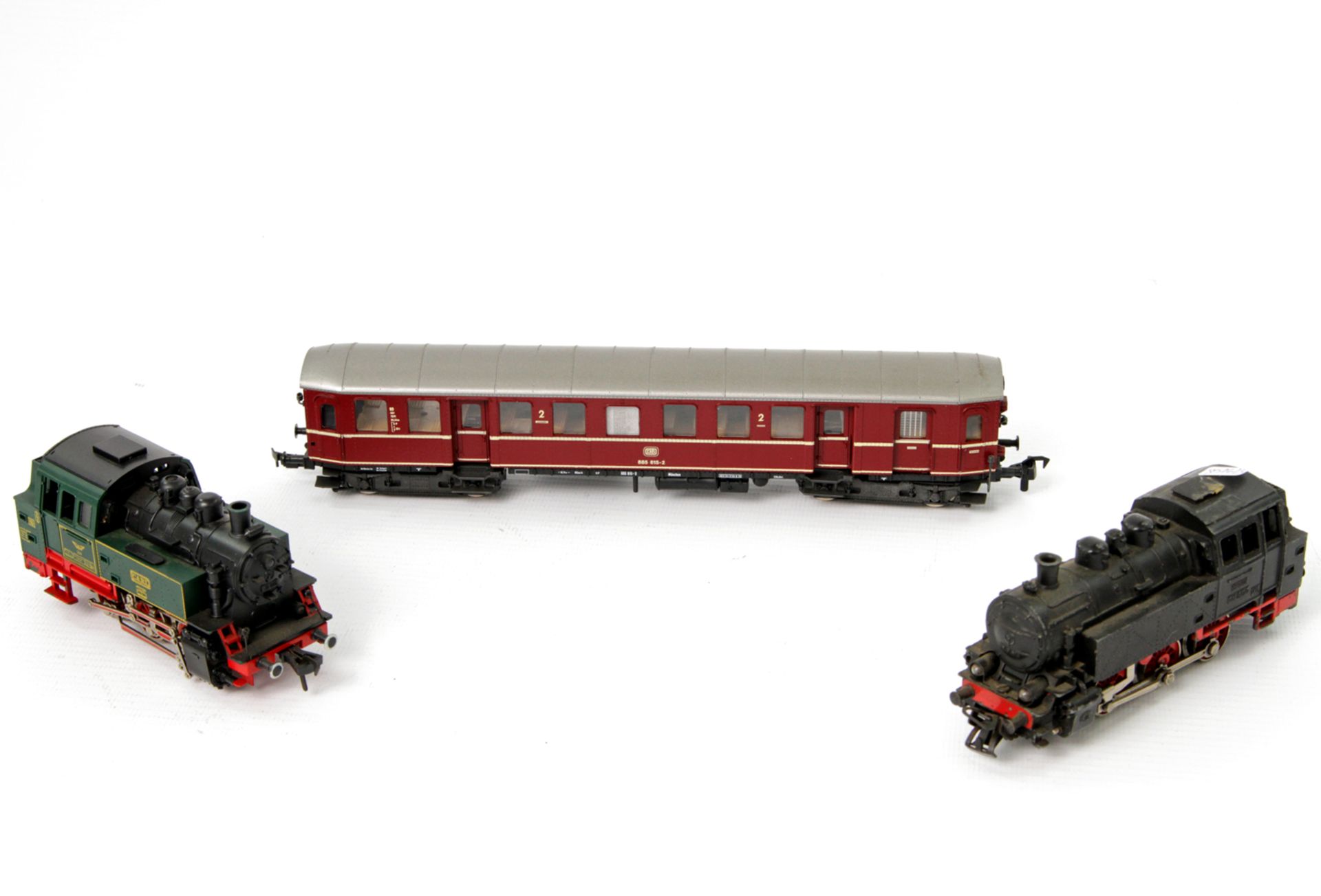 MÄRKLIN/ FLEISCHMANN zwei Lokomotiven und Personenwagen, Spur H0, Roco Wagon 885 615-2; Märklin