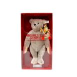 Richard STEIFF Teddy, 1983, Art.-Nr. 0150/32, Knopf im Ohr und Fahne. Grauer Mohair Webpelz,