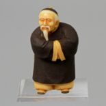 Feines Netsuke eines alten Mannes mit Bart aus Elfenbein. JAPAN, Taisho-Periode (1912-1926)