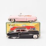 FIFTIES zwei Cadillacs, Japan, Metall/Kunststoff, Schwungradantrieb, bestehend aus 1x Cadillac Sedan