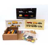 WIKING/SCHUCO/MATCHBOX Konvolut von 27 Modellfahrzeugen und 3 Sets, 17x Wiking (6x unverglast), 3x