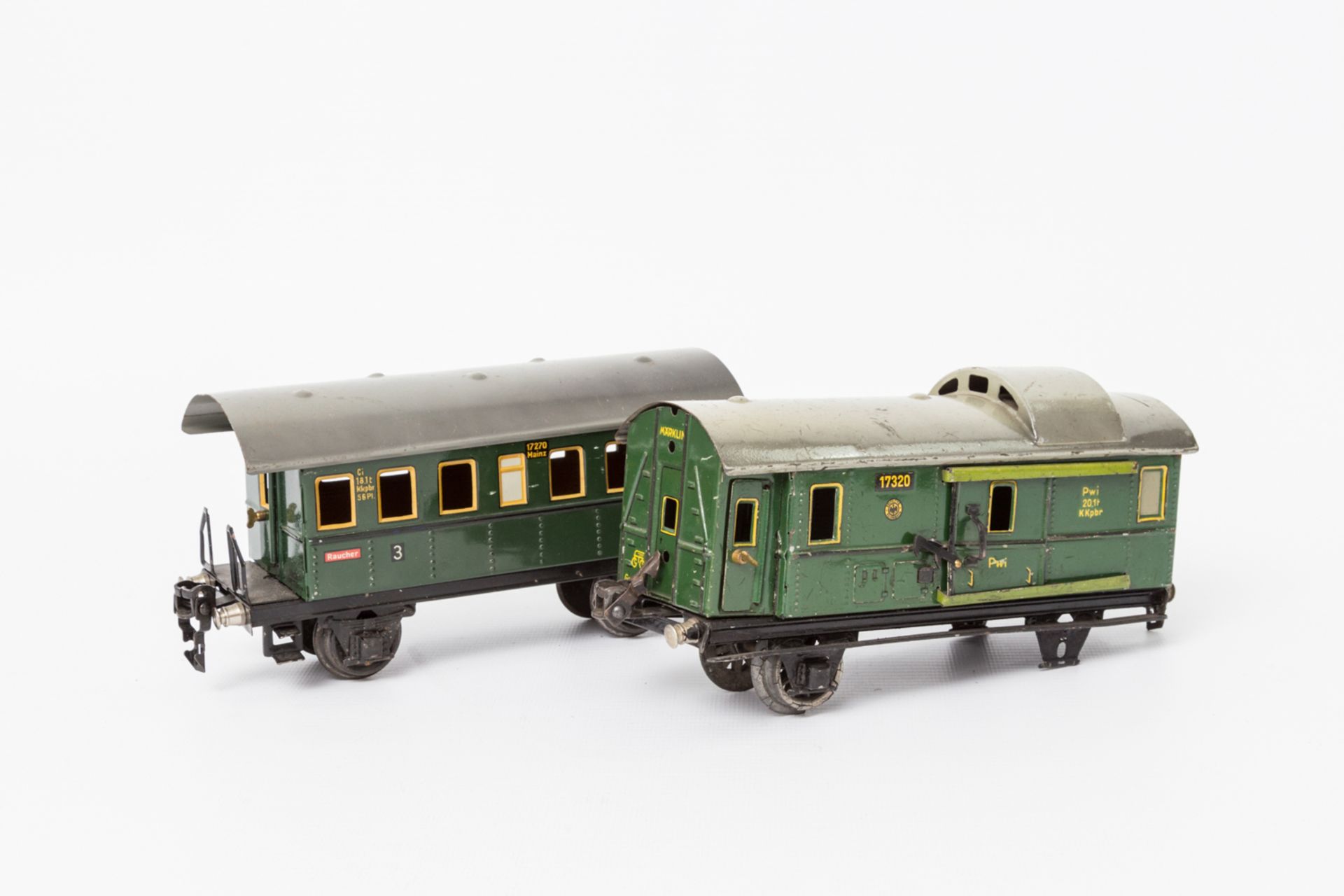 MÄRKLIN ein Personen- und ein Gepäckwagen 1727/1732, Spur 0, Blech, bestehend aus 1727, 1949-1955: